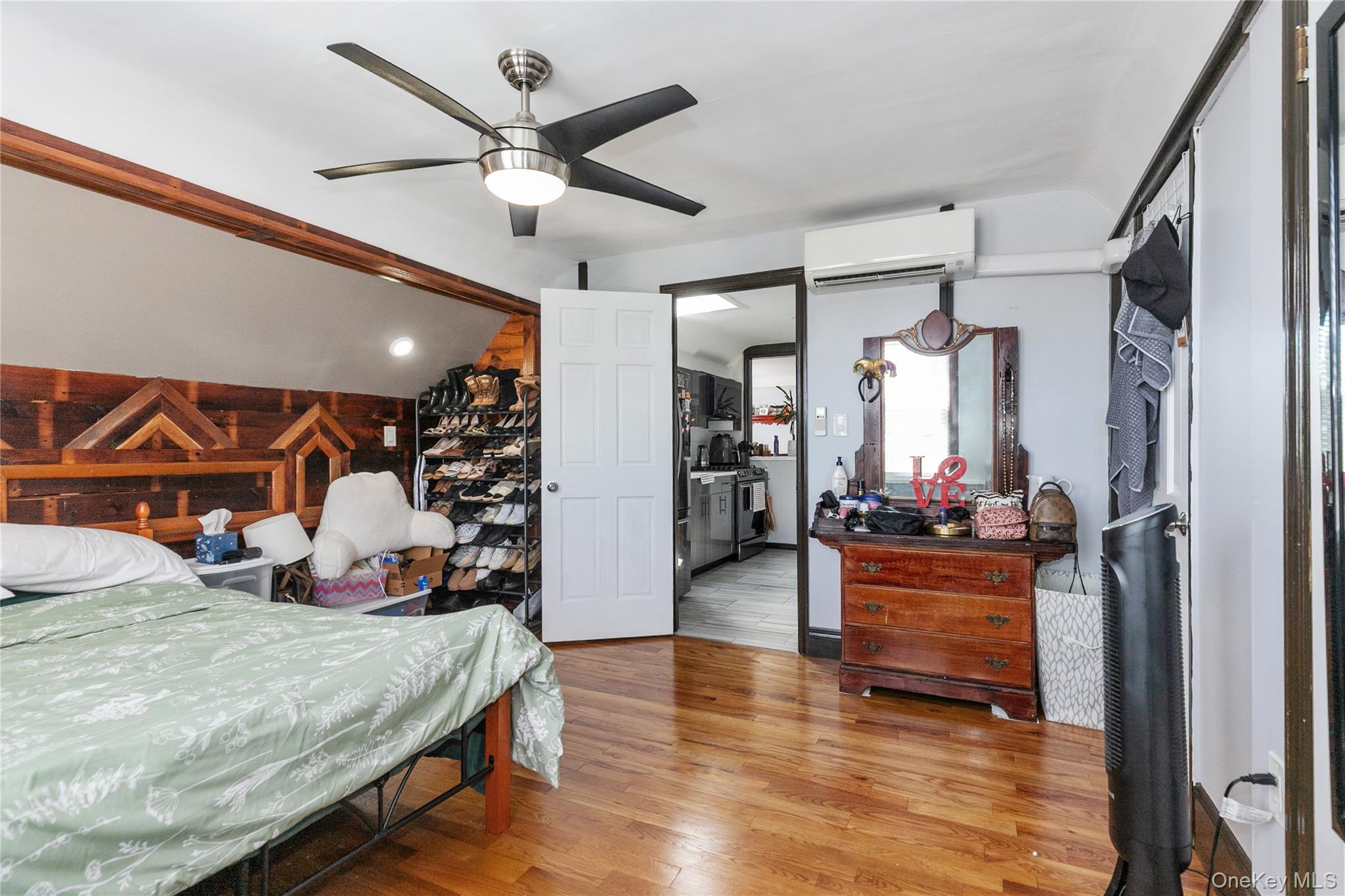 #18 photo, 8713 135th Street, Kew Gardens , NY 11418