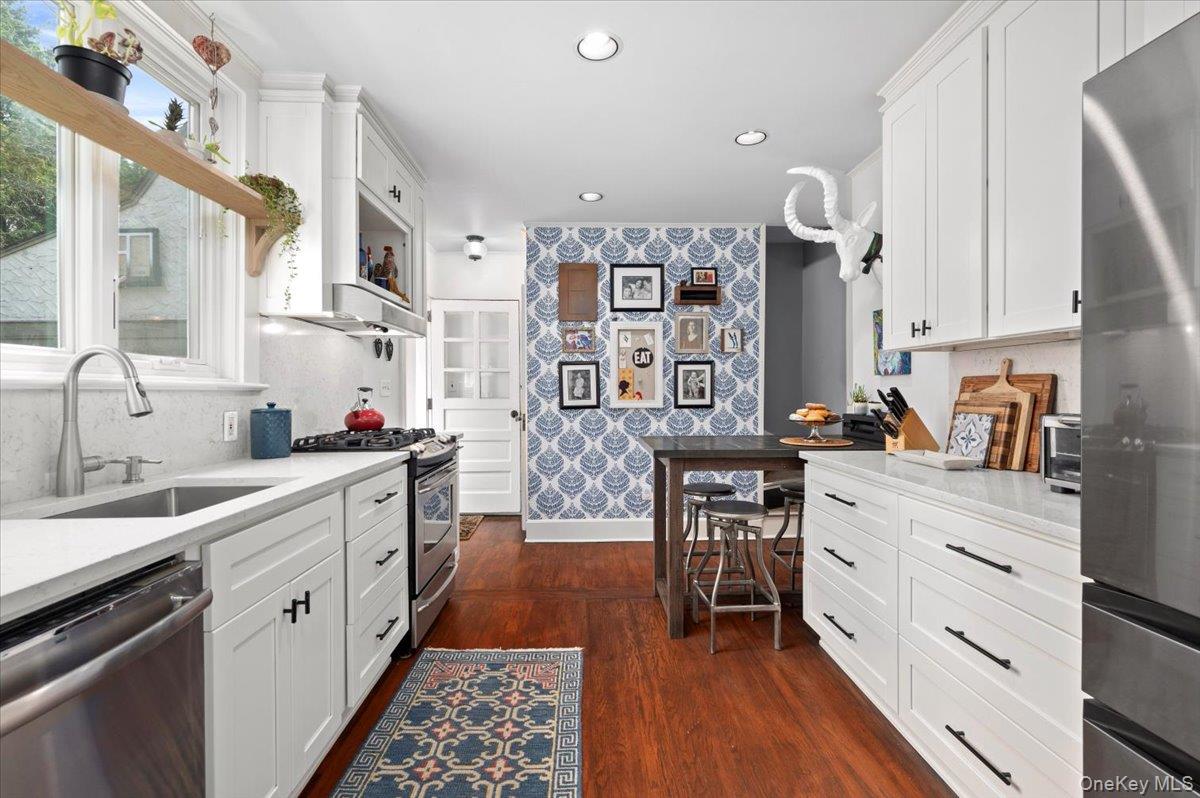 #16 photo, 400 Manor Ridge Road, Pelham , NY 10803