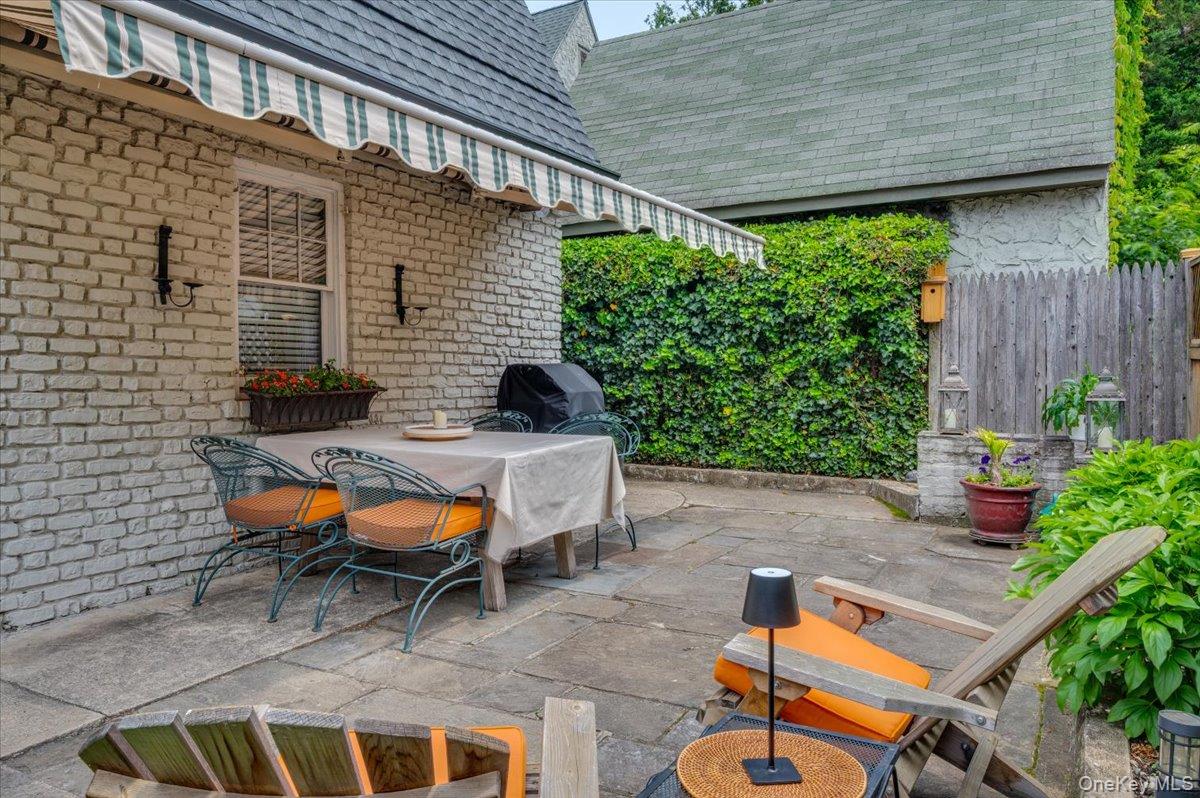 #20 photo, 400 Manor Ridge Road, Pelham , NY 10803