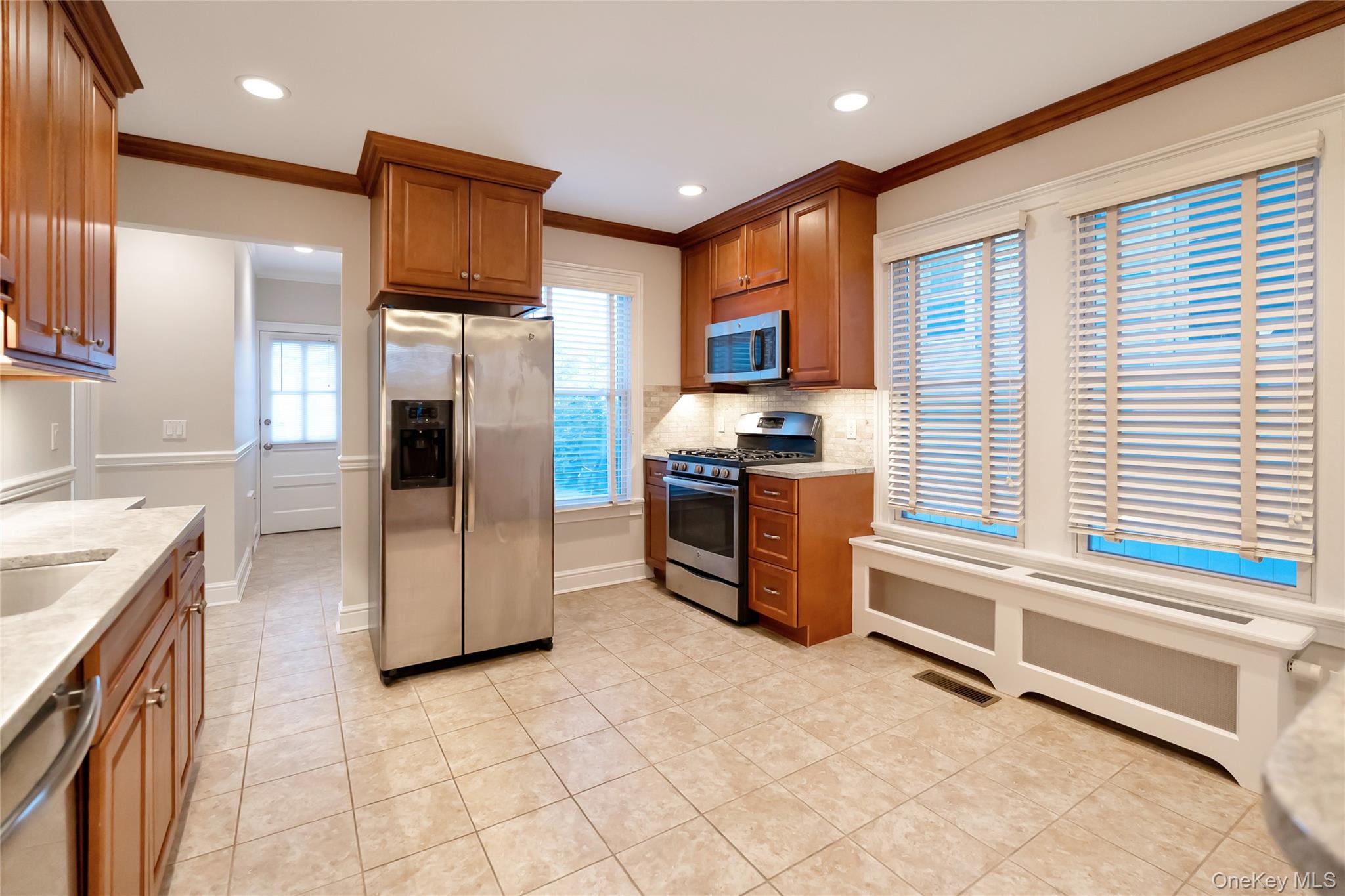 #1 photo, 147 Beekman Avenue, Sleepy Hollow , NY 10591