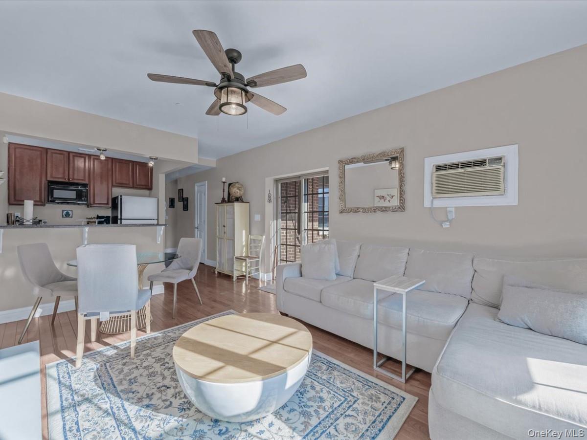 #11 photo, 2525 Newtown Avenue, كوينز Astoria , NY 11102