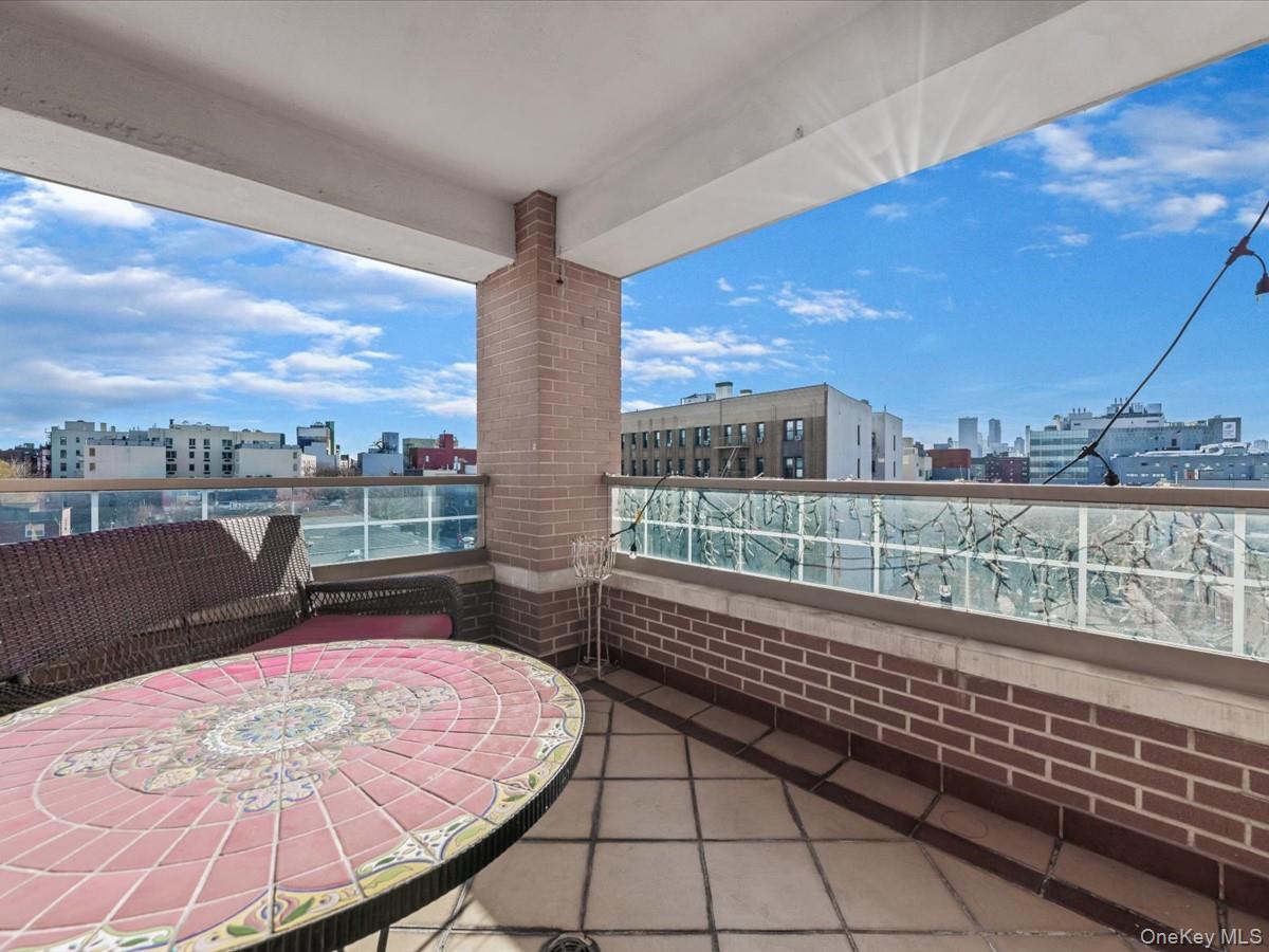 #15 photo, 2525 Newtown Avenue, كوينز Astoria , NY 11102