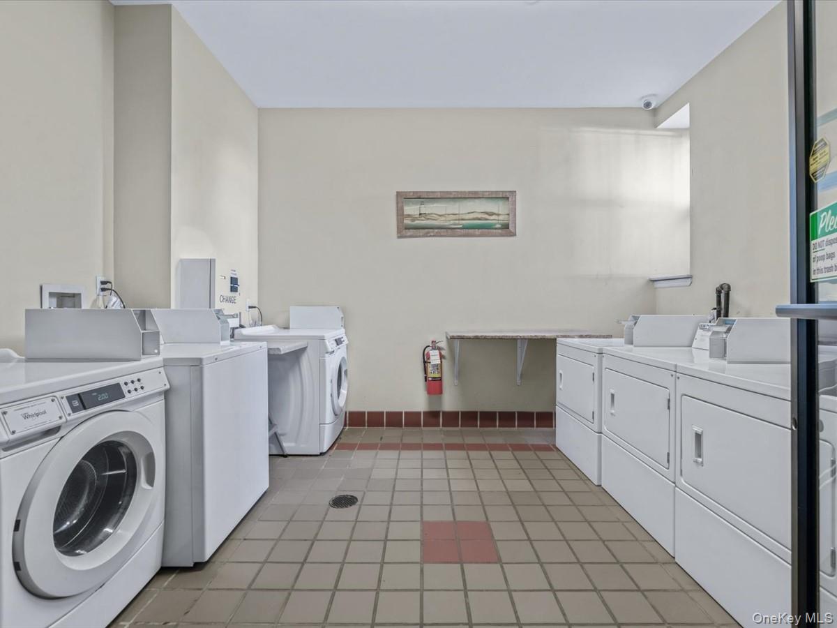 #17 photo, 2525 Newtown Avenue, كوينز Astoria , NY 11102