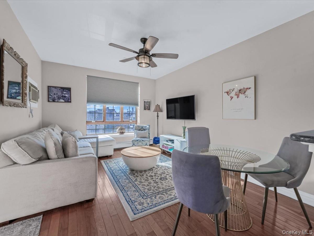 #7 photo, 2525 Newtown Avenue, كوينز Astoria , NY 11102