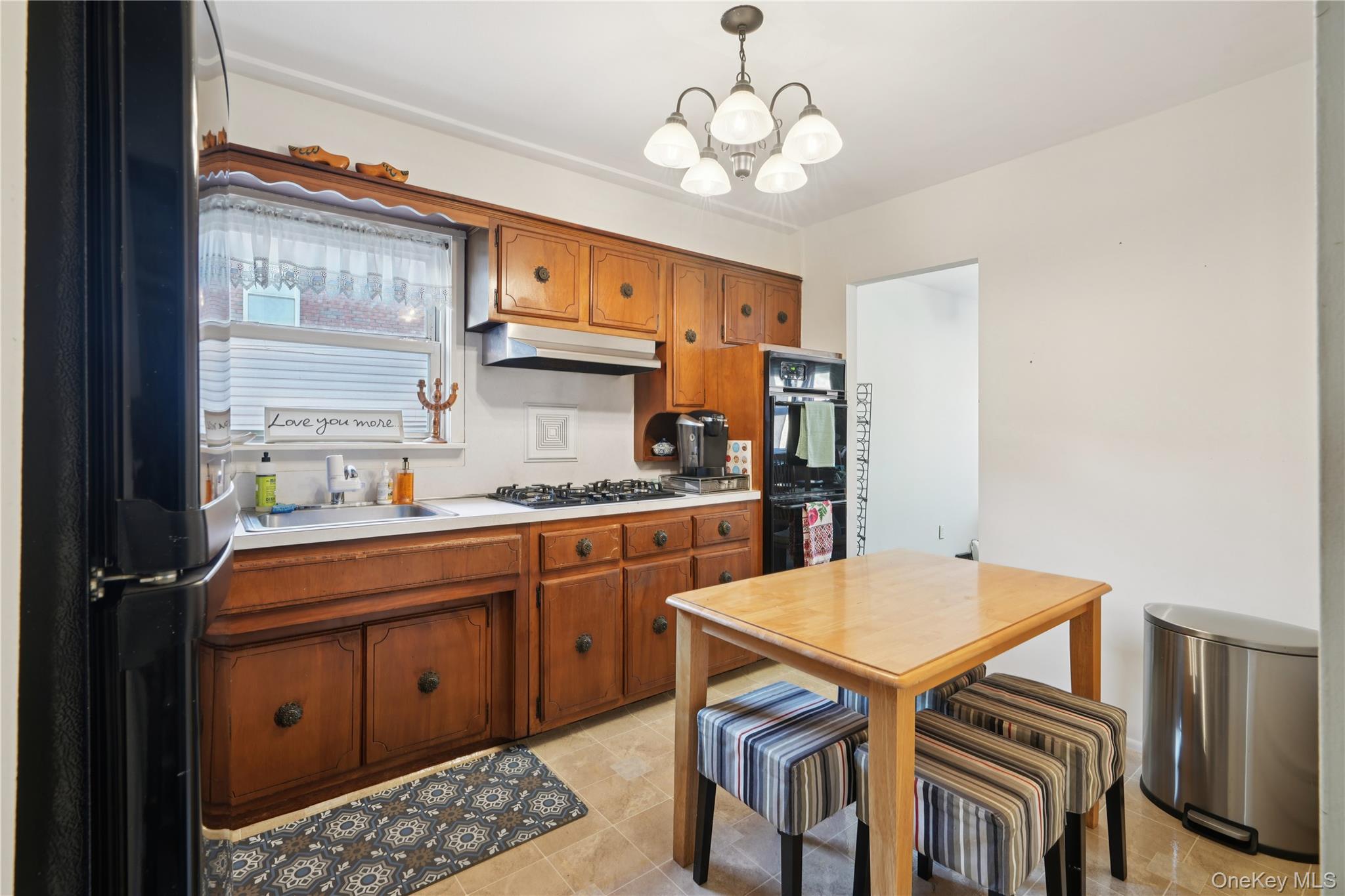 #15 photo, 90-28 83rd Avenue, كوينز Glendale , NY 11385