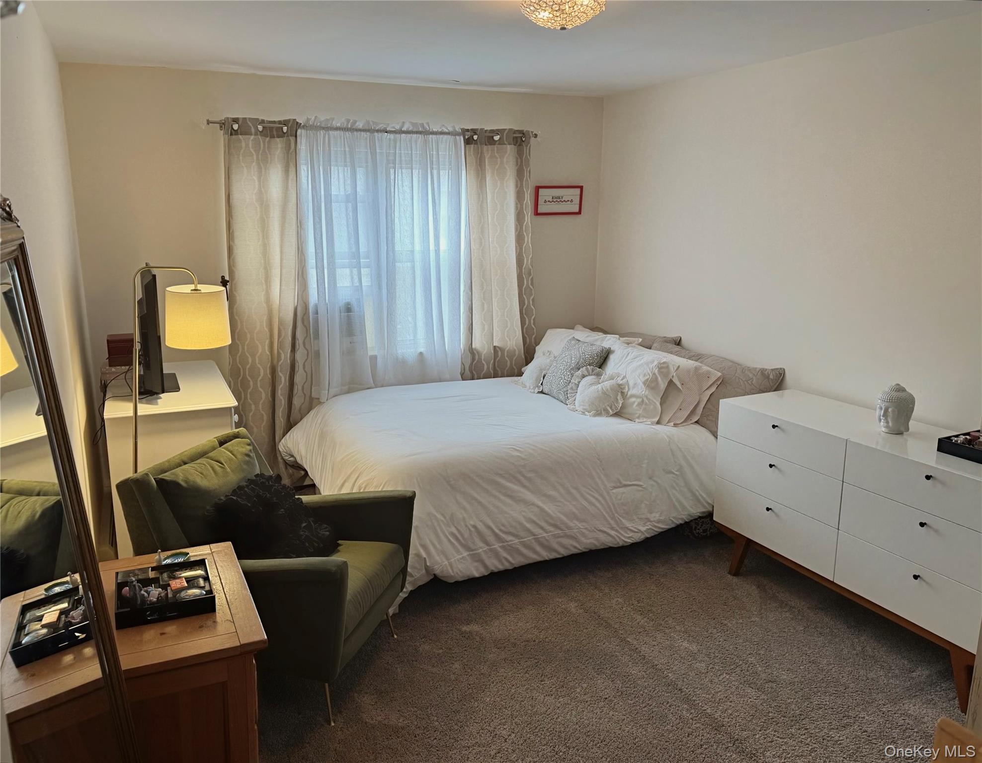 #17 photo, 90-28 83rd Avenue, كوينز Glendale , NY 11385