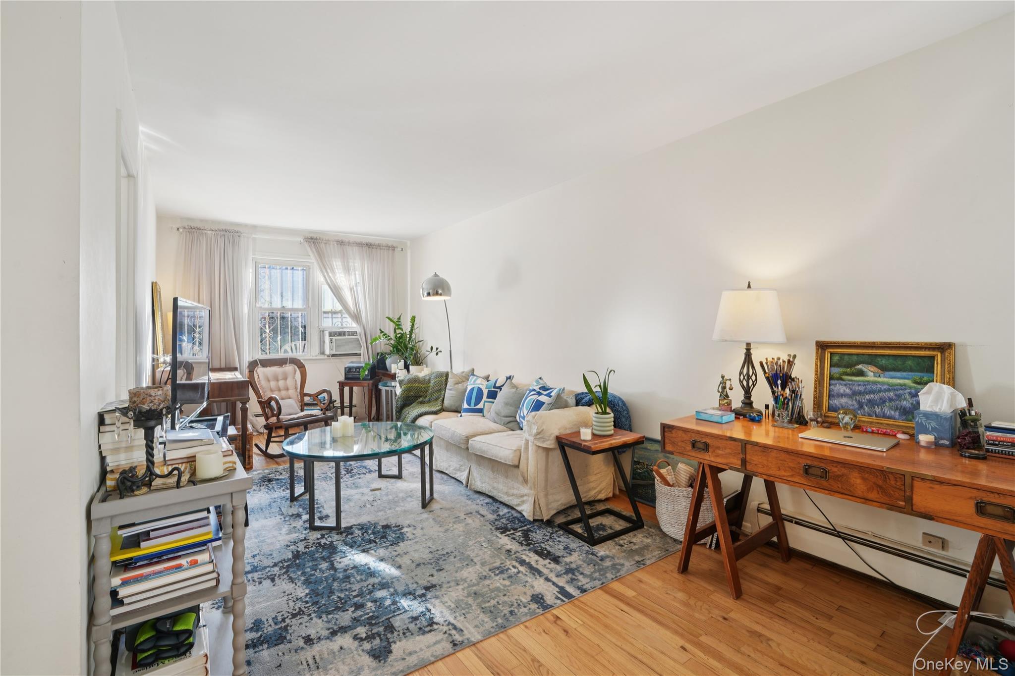 #4 photo, 90-28 83rd Avenue, كوينز Glendale , NY 11385