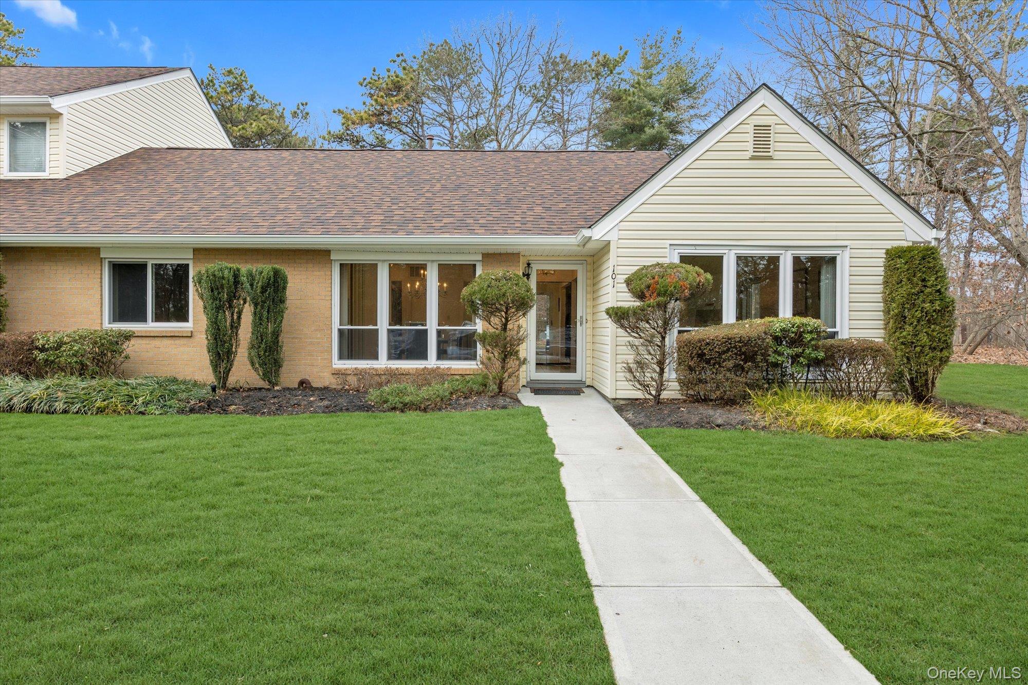 #1 photo, 101 Dari Drive, Holbrook , NY 11741