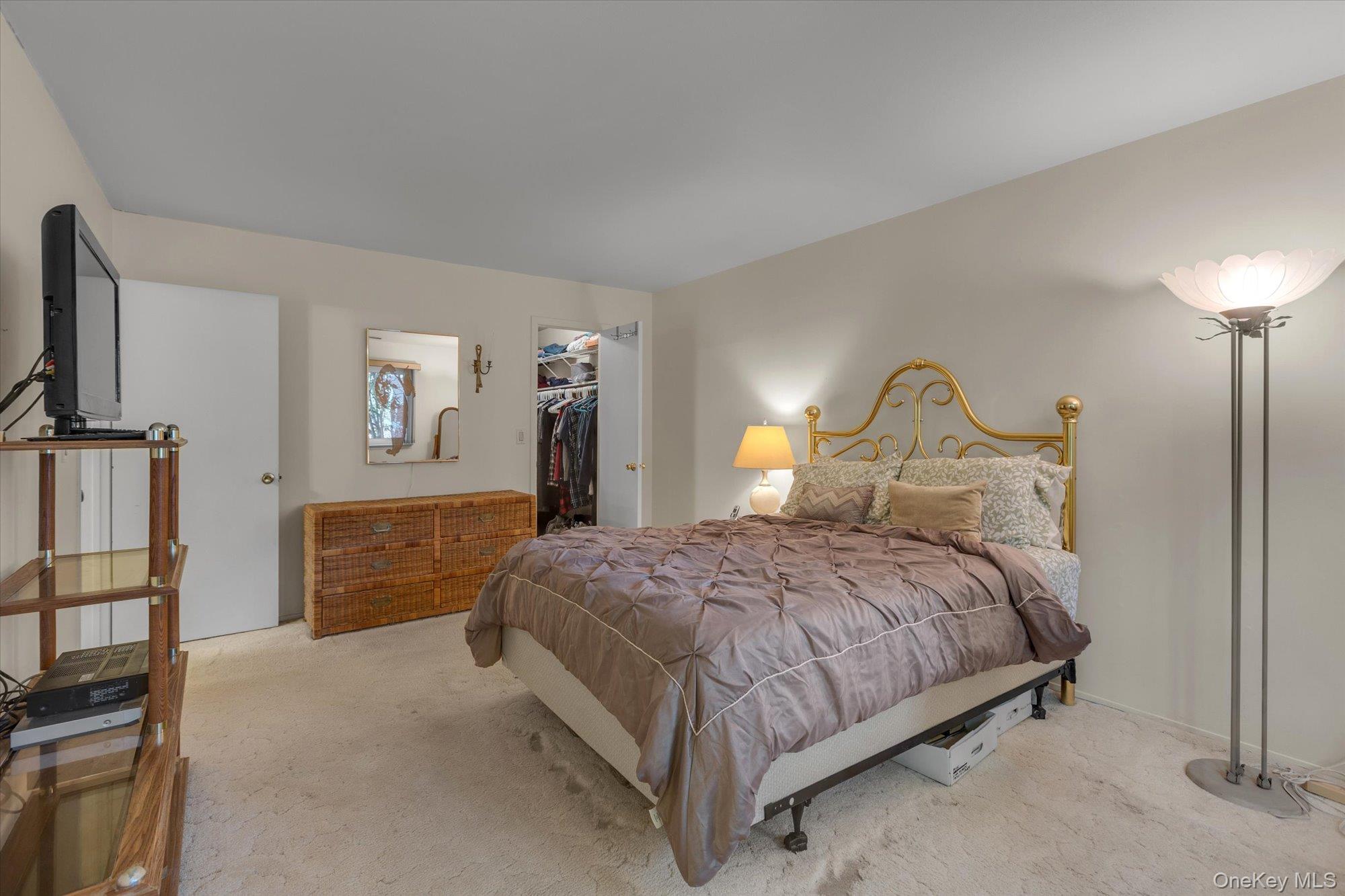 #11 photo, 101 Dari Drive, Holbrook , NY 11741