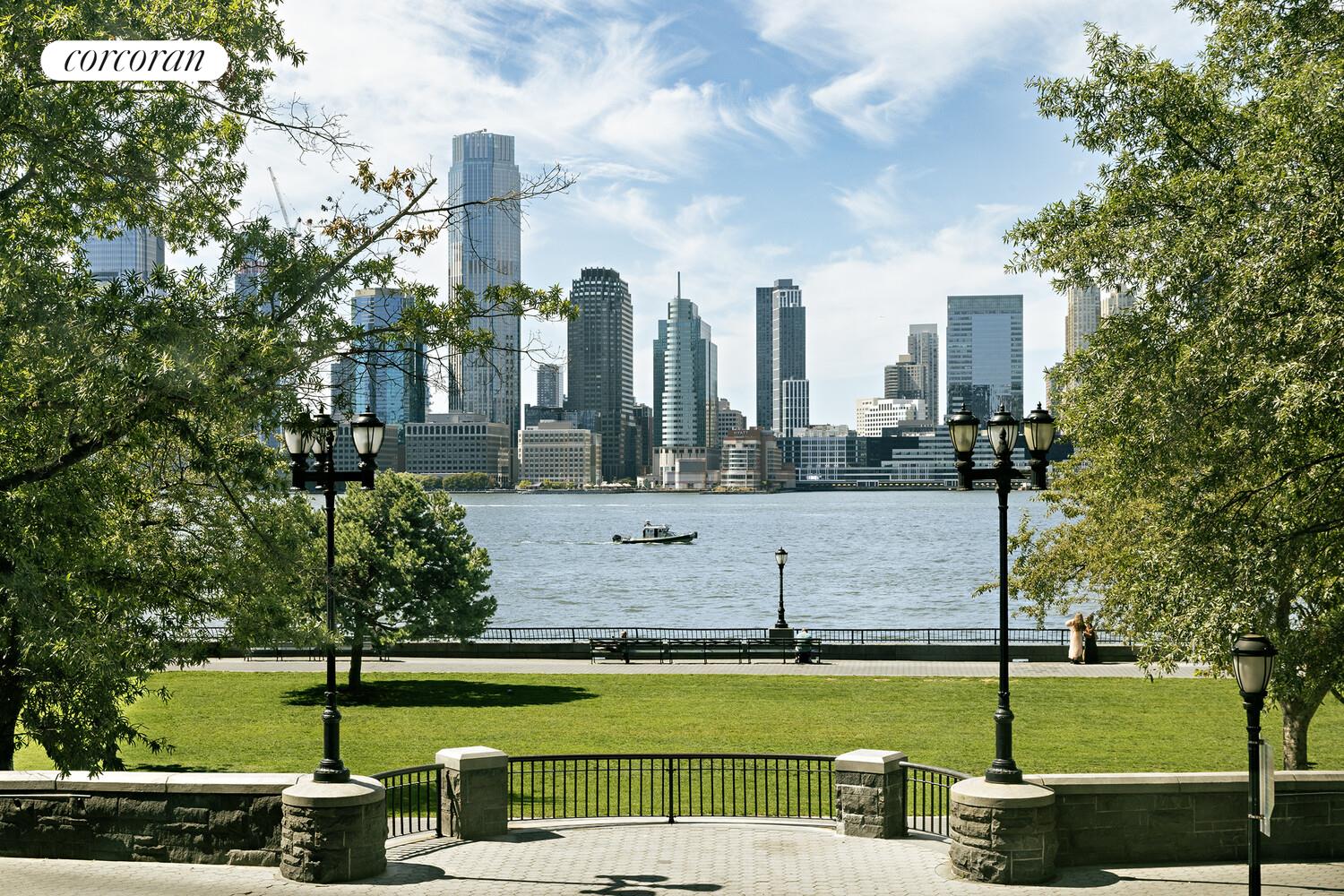 #3 photo, New York City, 맨해튼 Battery Park City , NY 10282