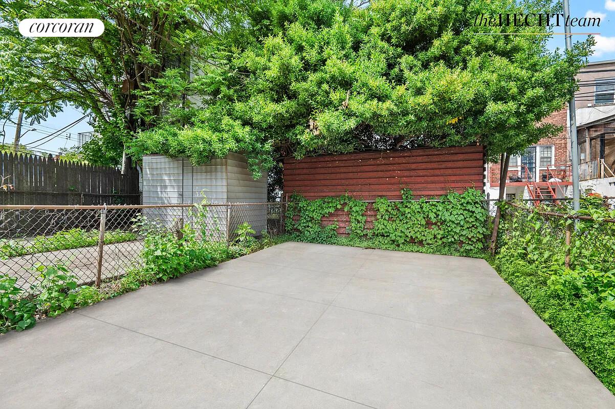 #1 photo, 52 E 55TH Street, 브루클린 East Flatbush , NY 11203