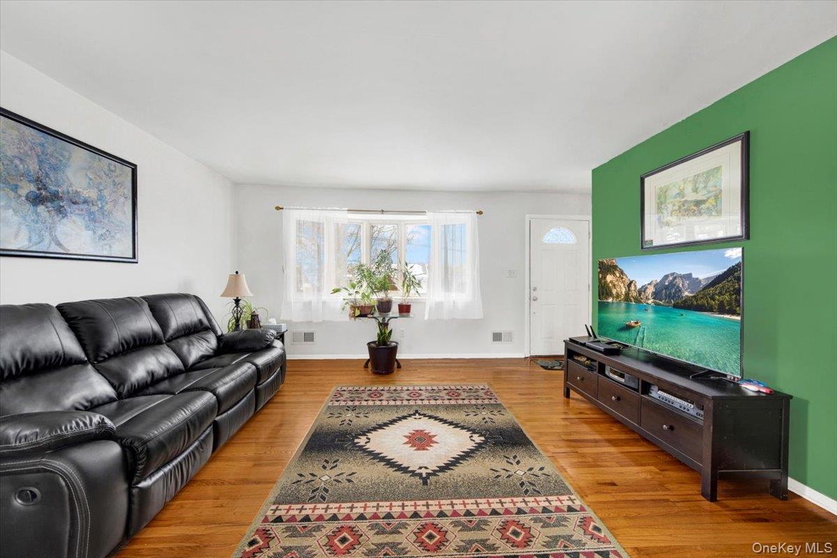 #5 photo, 32 Highland Avenue, Warwick , NY 10990