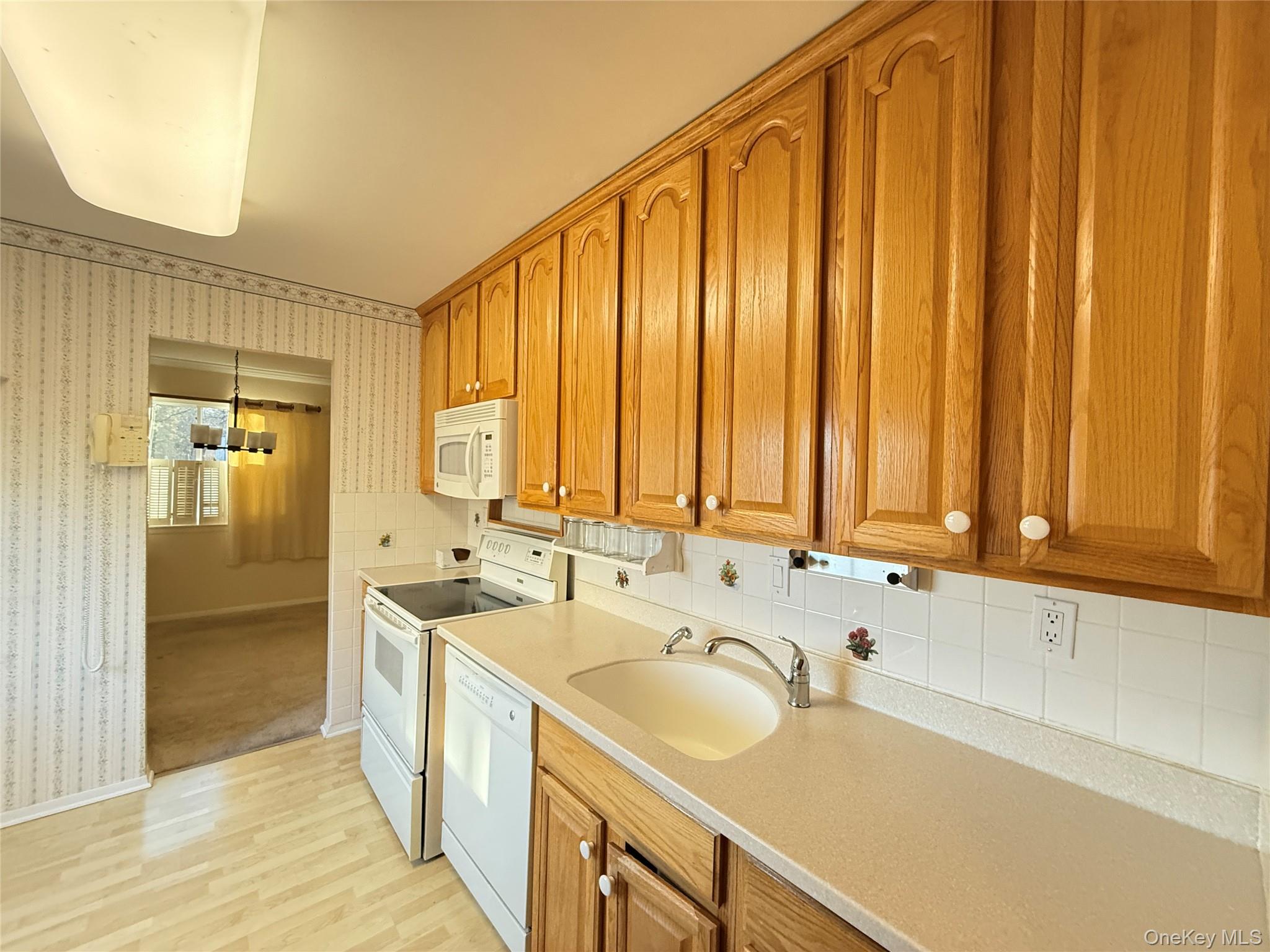 #11 photo, 1801 Holly Walk, Poughkeepsie , NY 12603