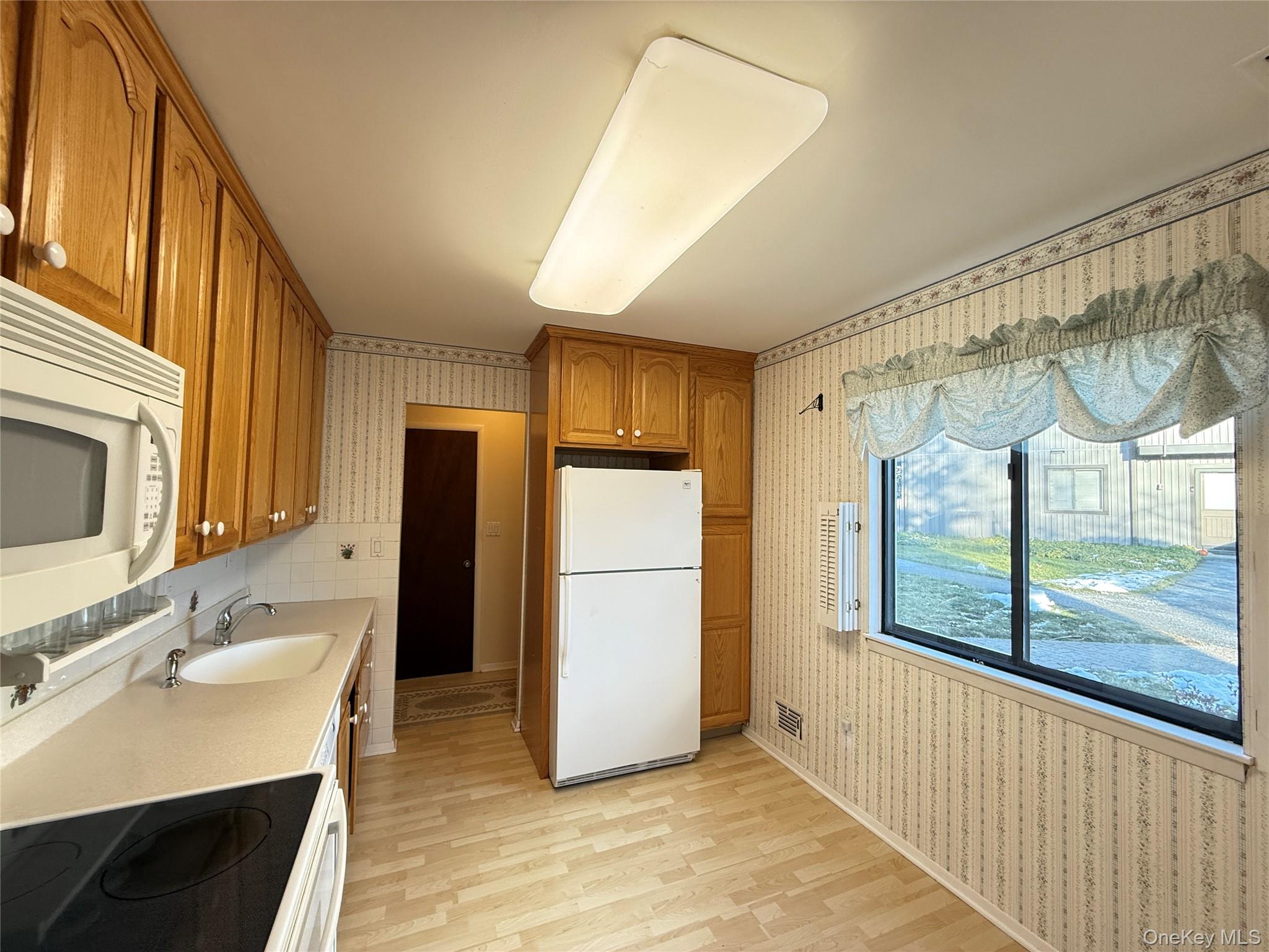 #12 photo, 1801 Holly Walk, Poughkeepsie , NY 12603