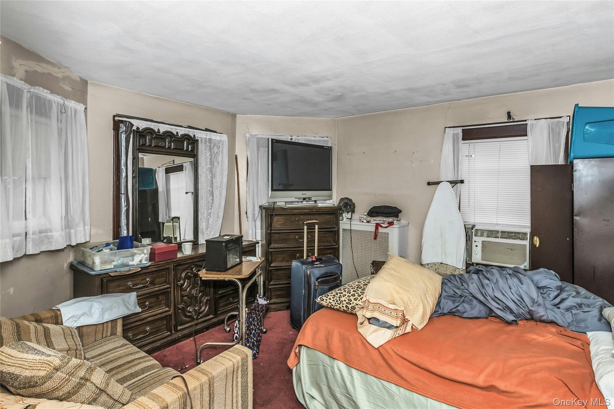 #17 photo, 41 W Fulton Avenue, Roosevelt , NY 11575