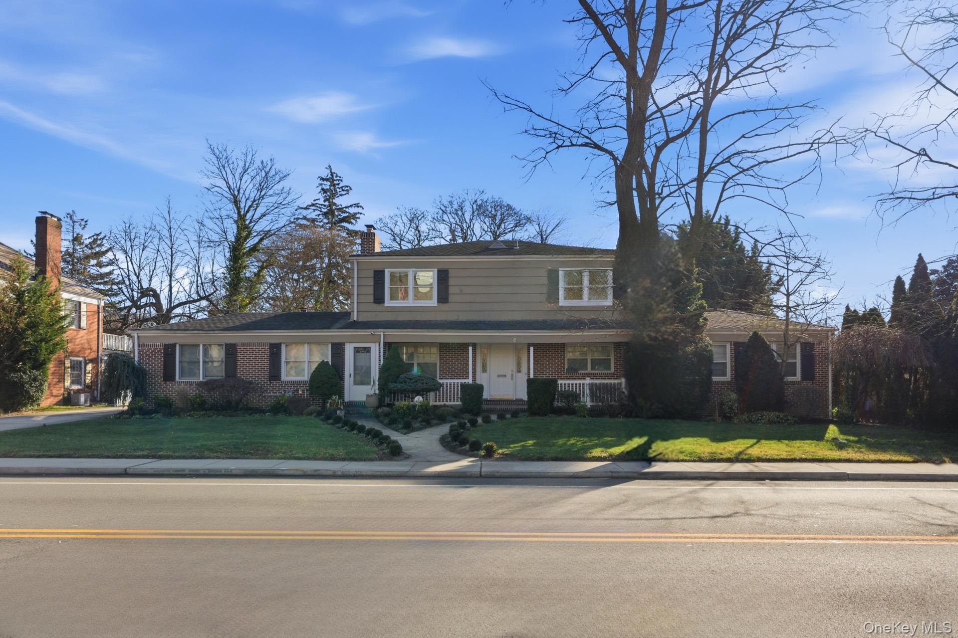 #1 photo, 467 Hempstead Avenue, Rockville Centre , NY 11570