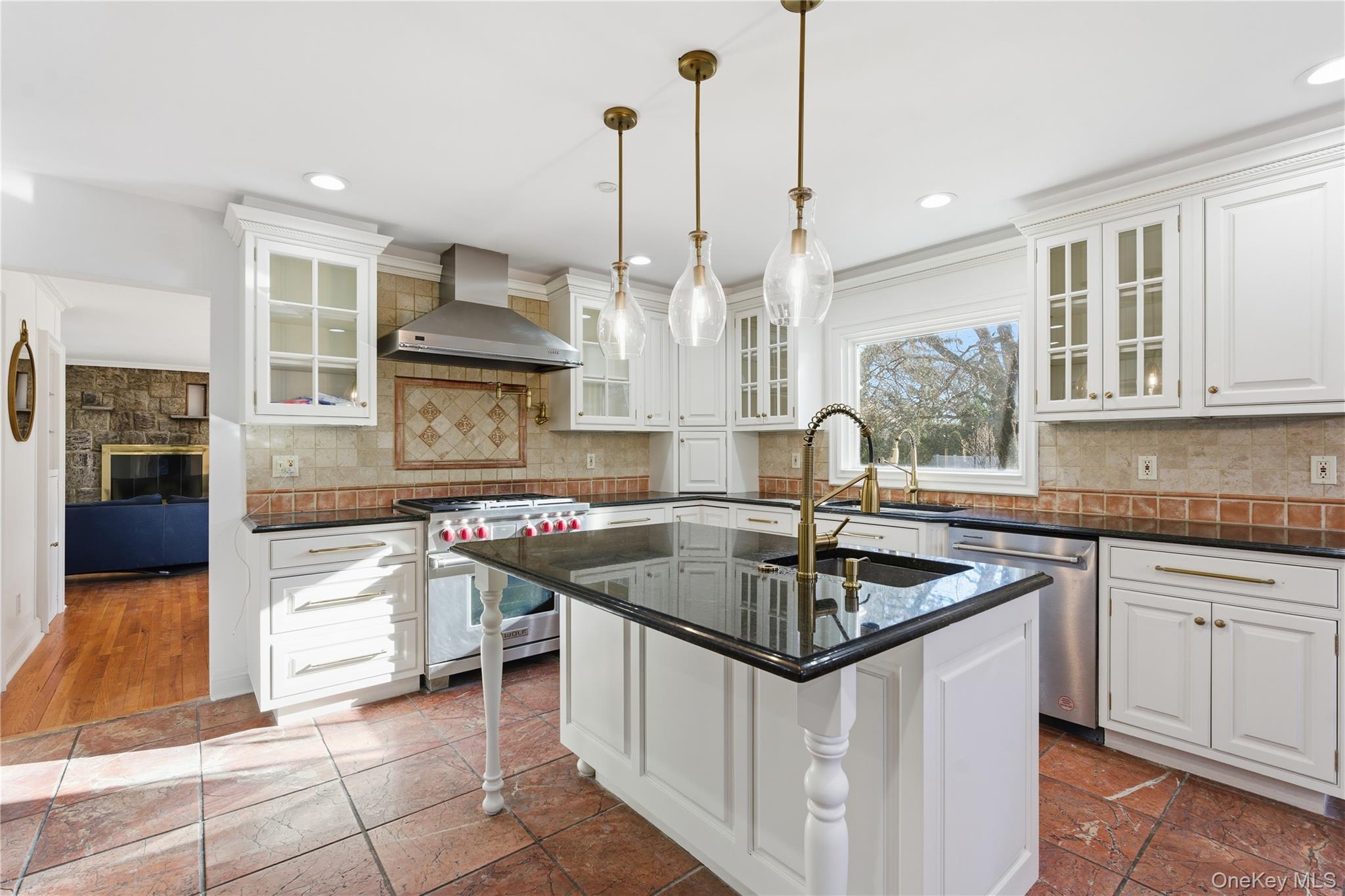 #10 photo, 467 Hempstead Avenue, Rockville Centre , NY 11570