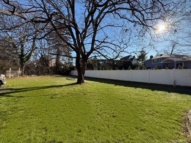 #2 photo, 467 Hempstead Avenue, Rockville Centre , NY 11570