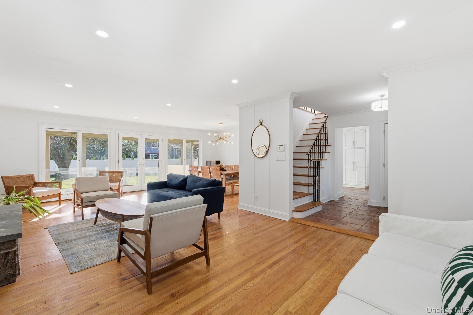 #7 photo, 467 Hempstead Avenue, Rockville Centre , NY 11570