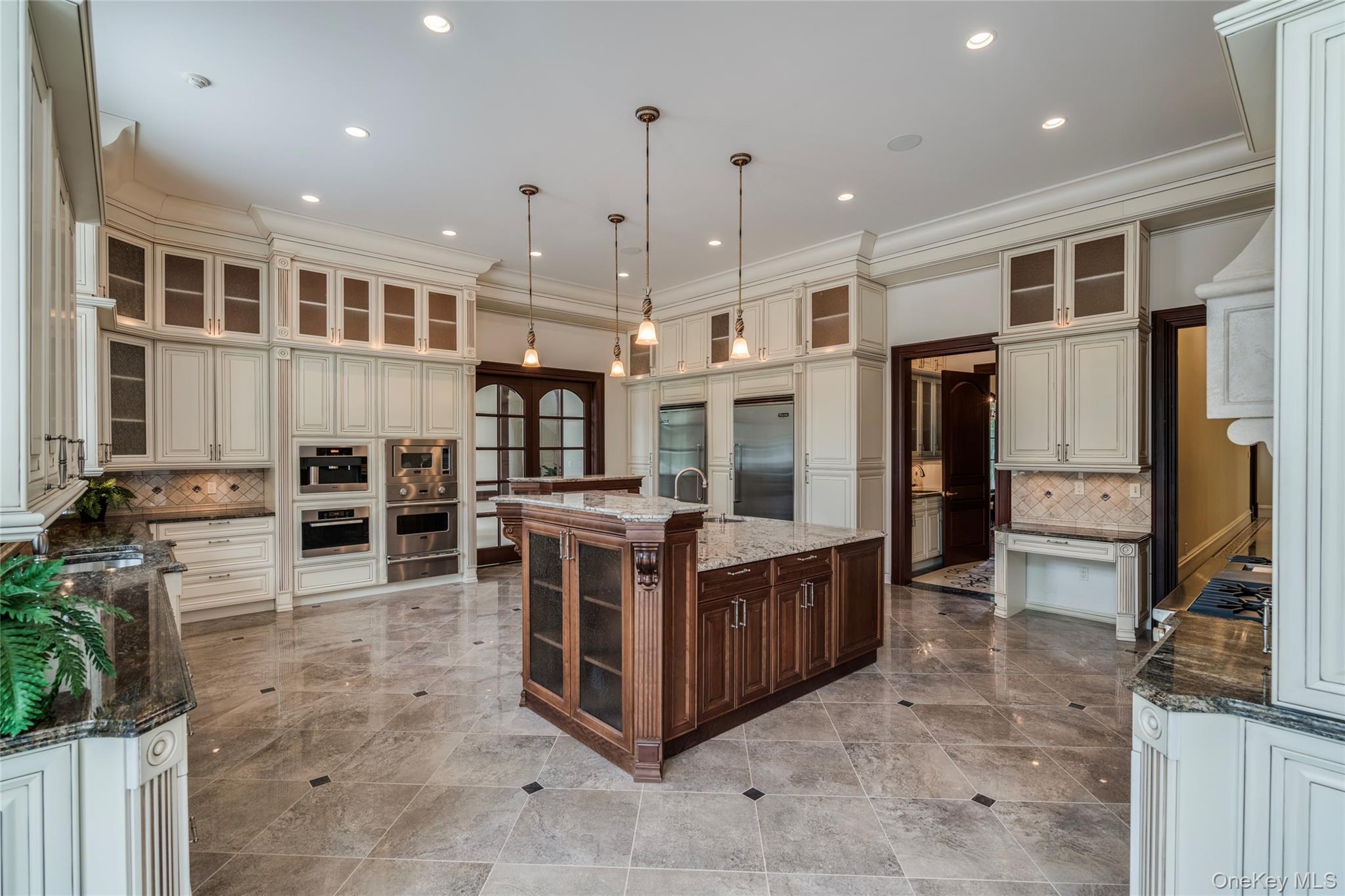 #19 photo, 4 Valentines Farm Court, Нассау ‖ Glen Head , NY 11545