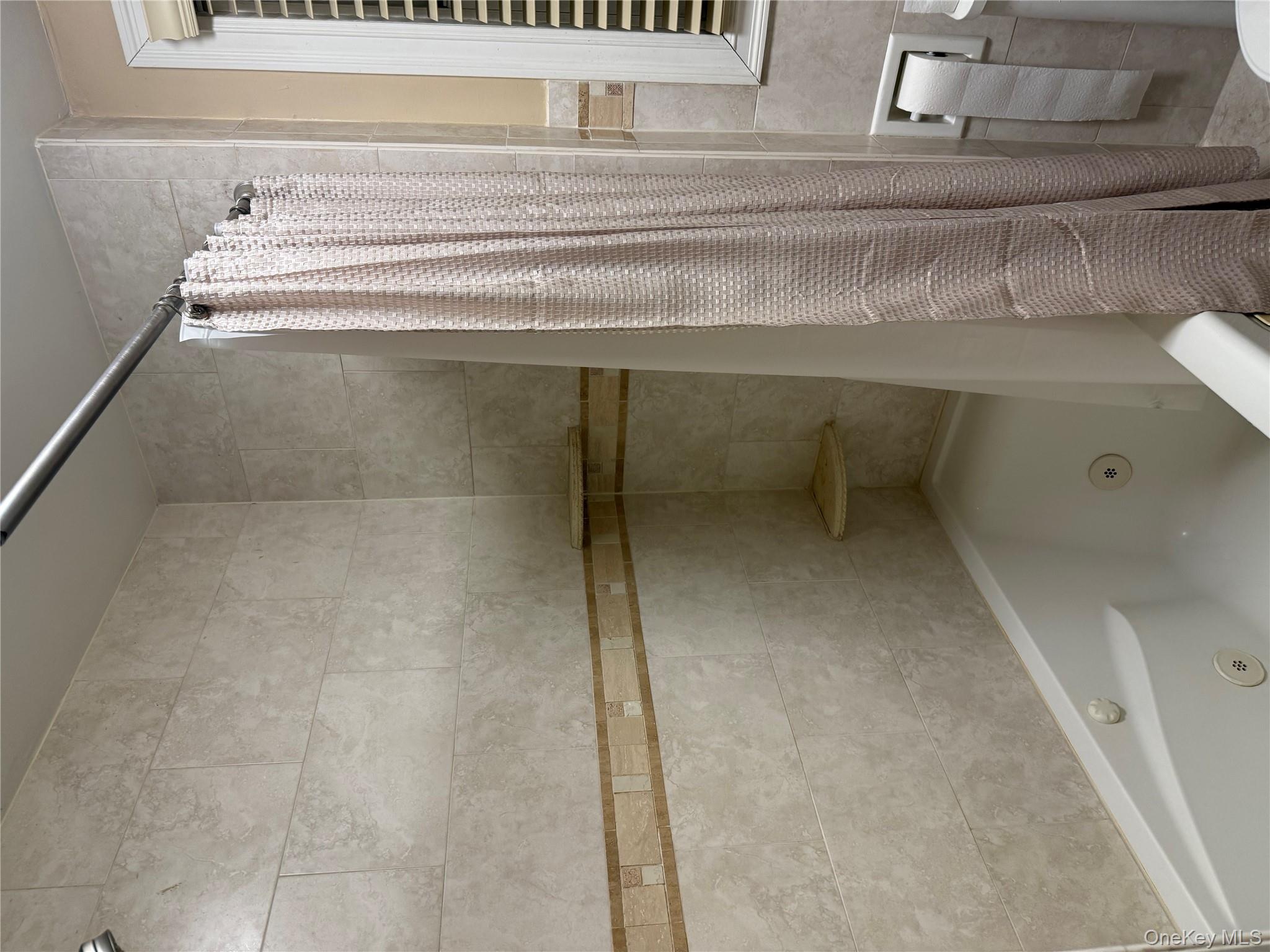 #13 photo, 85 Bucknell Road, מחוז נסאו Valley Stream , NY 11580