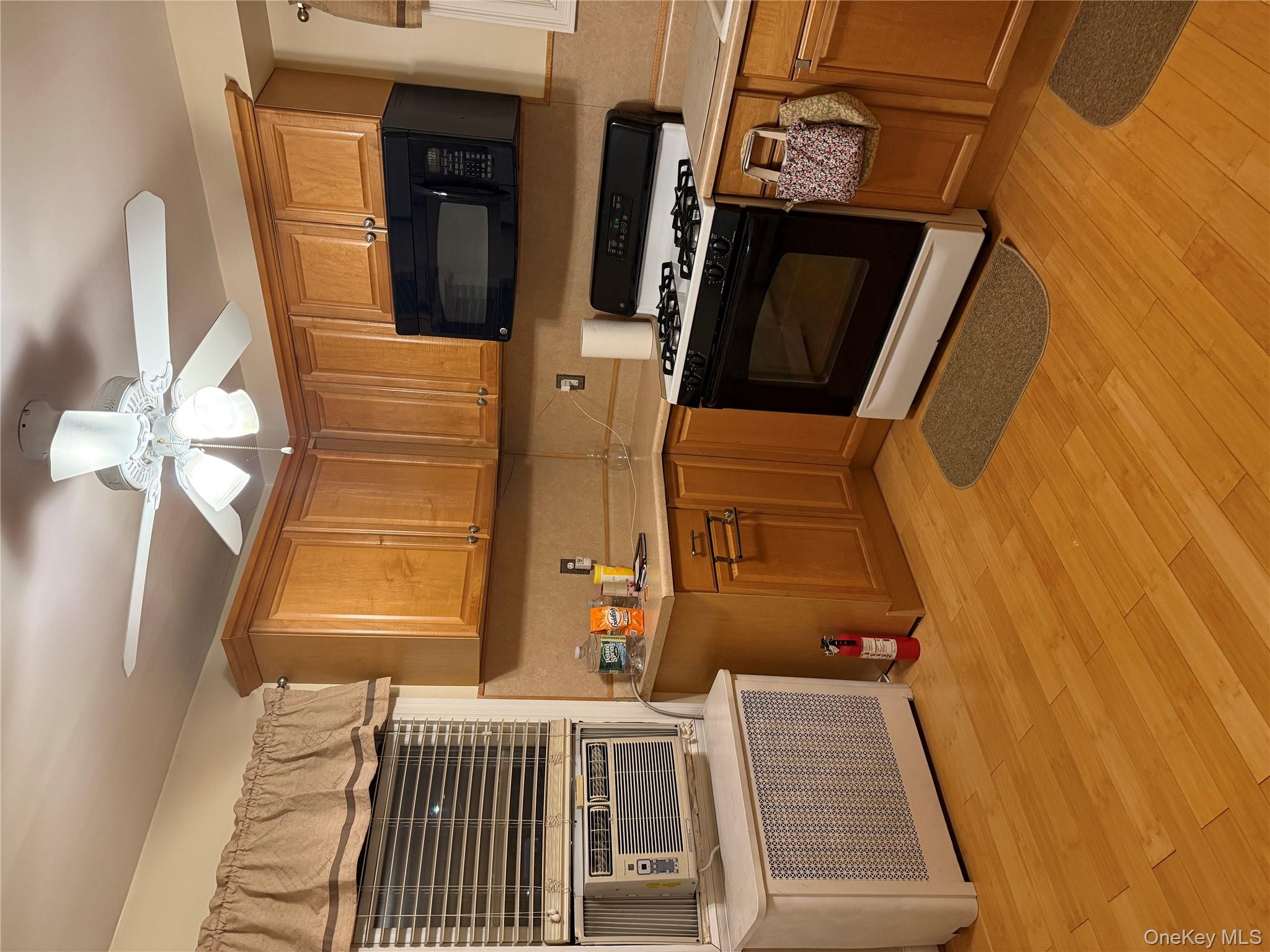 #3 photo, 85 Bucknell Road, מחוז נסאו Valley Stream , NY 11580