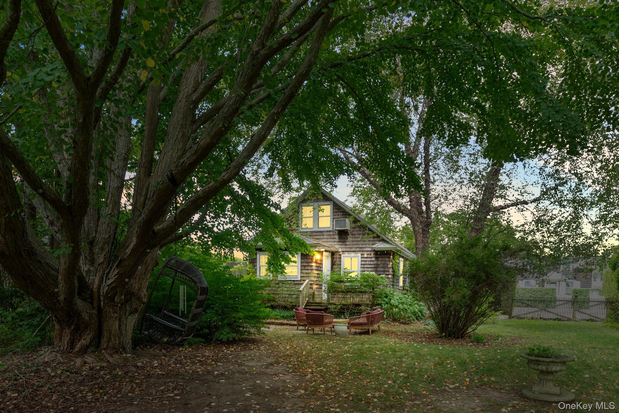 #1 photo, 10 Pleasant, East Hampton , NY 11937