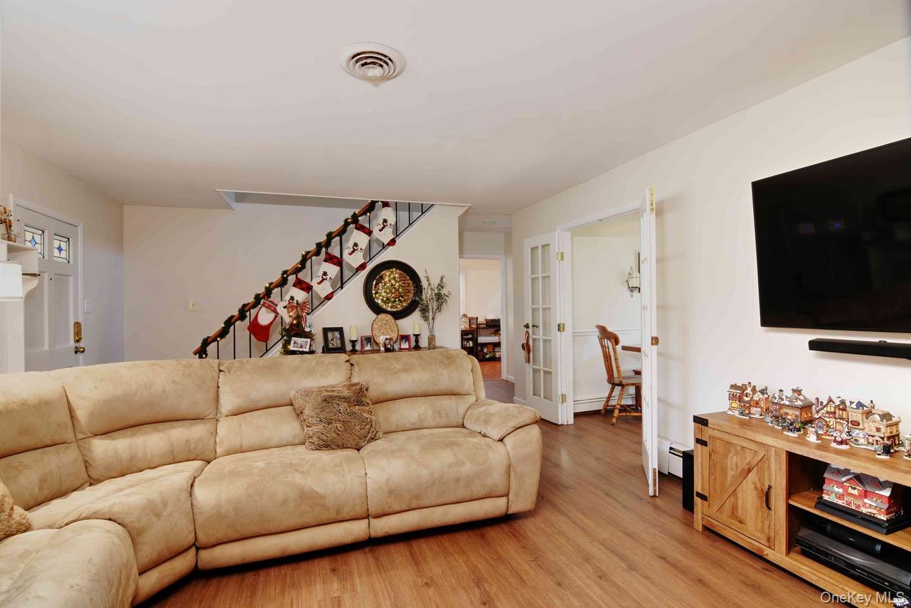 #11 photo, 5 Wintergreen Drive, Coram , NY 11727