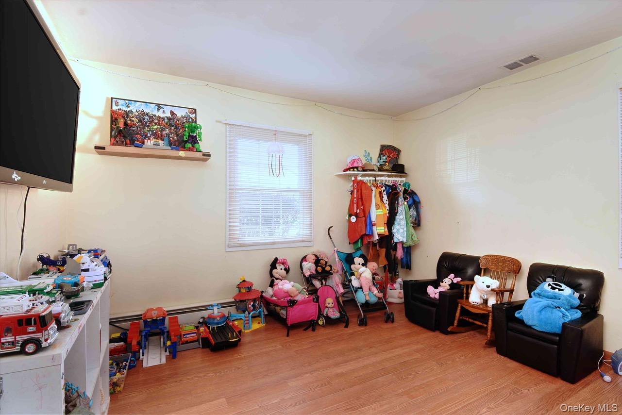 #17 photo, 5 Wintergreen Drive, Coram , NY 11727