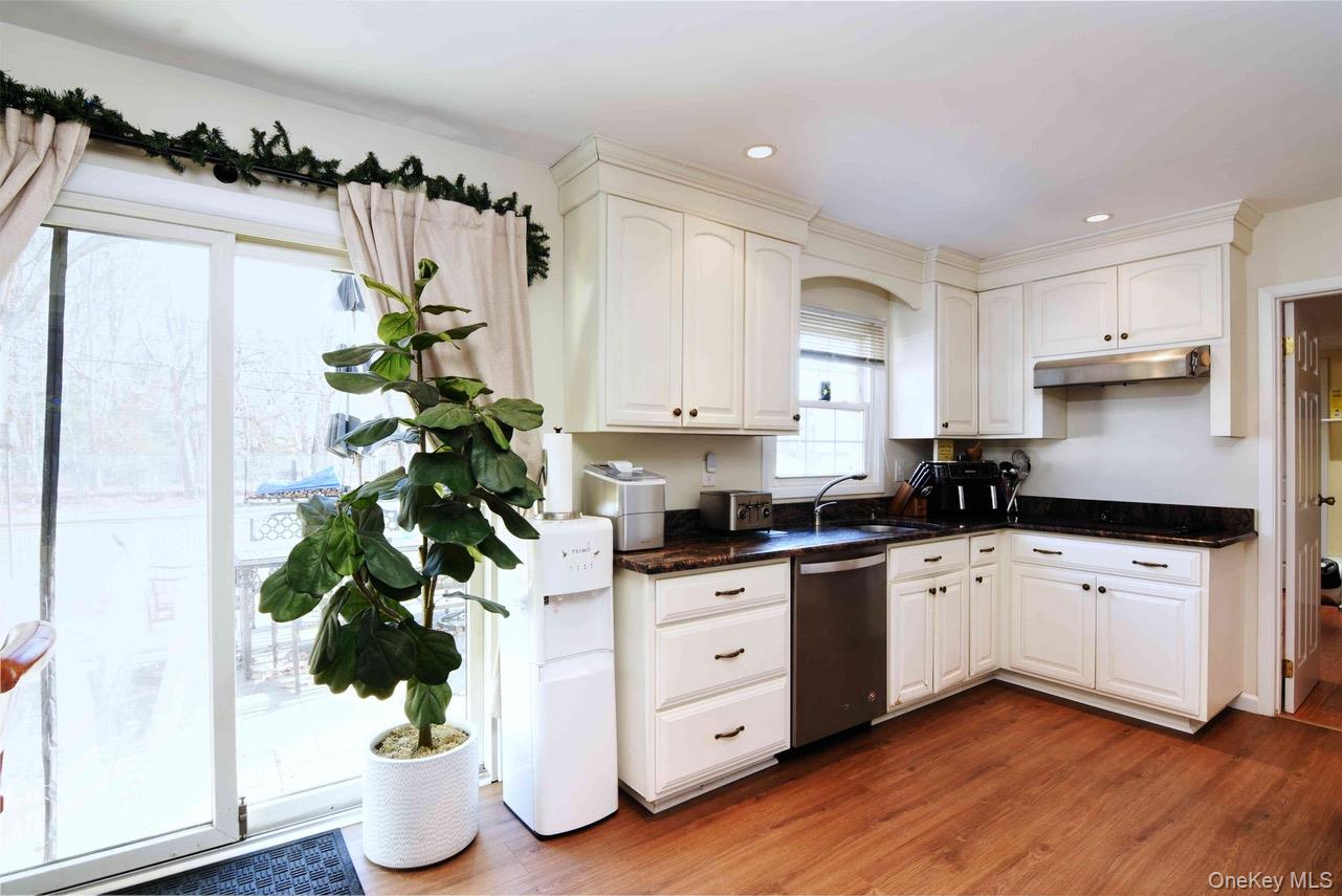 #6 photo, 5 Wintergreen Drive, Coram , NY 11727