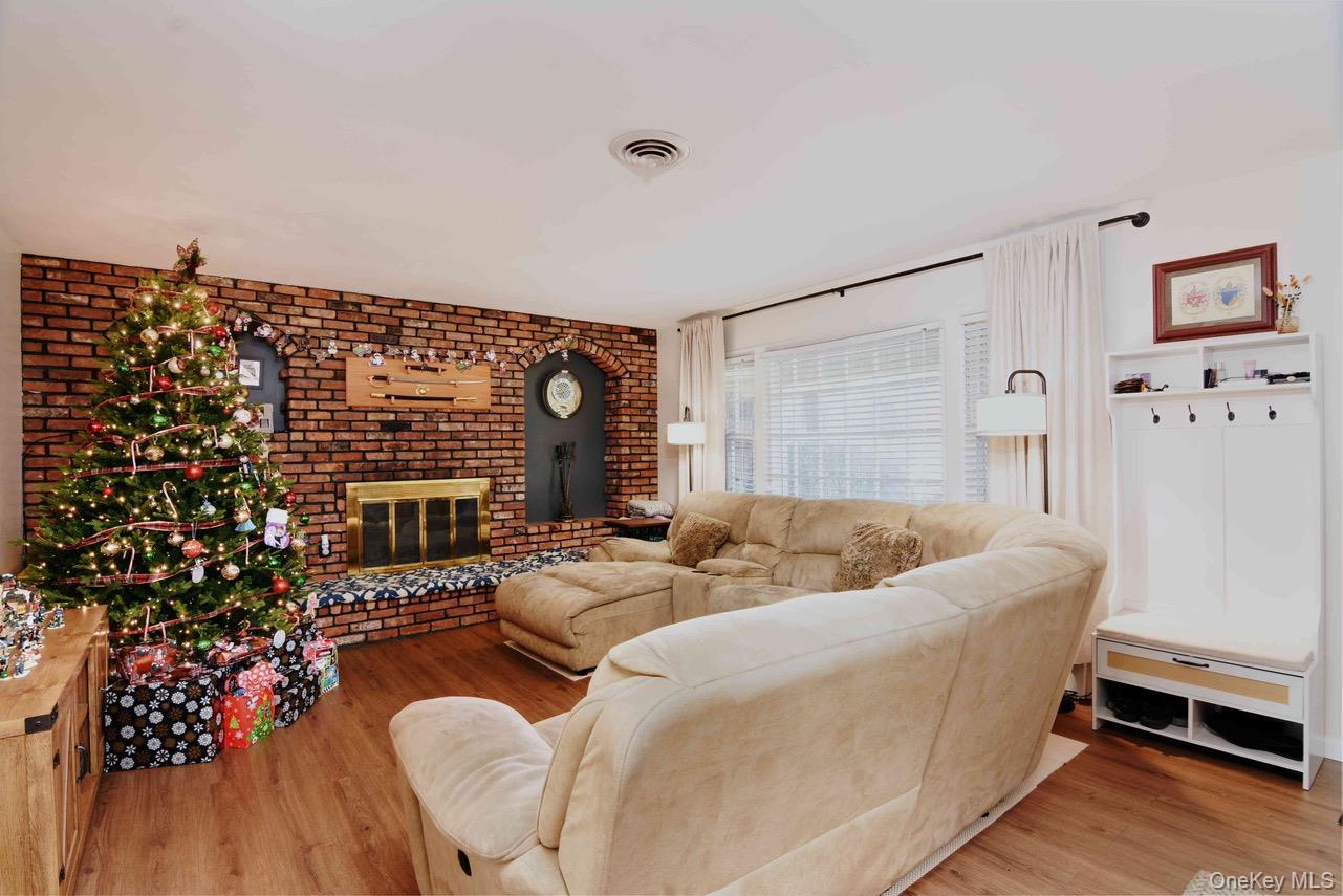 #9 photo, 5 Wintergreen Drive, Coram , NY 11727