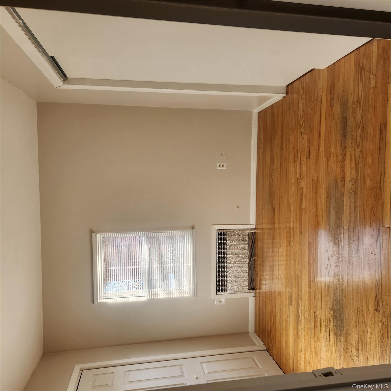 #18 photo, 16-11 149th Street, Whitestone , NY 11357