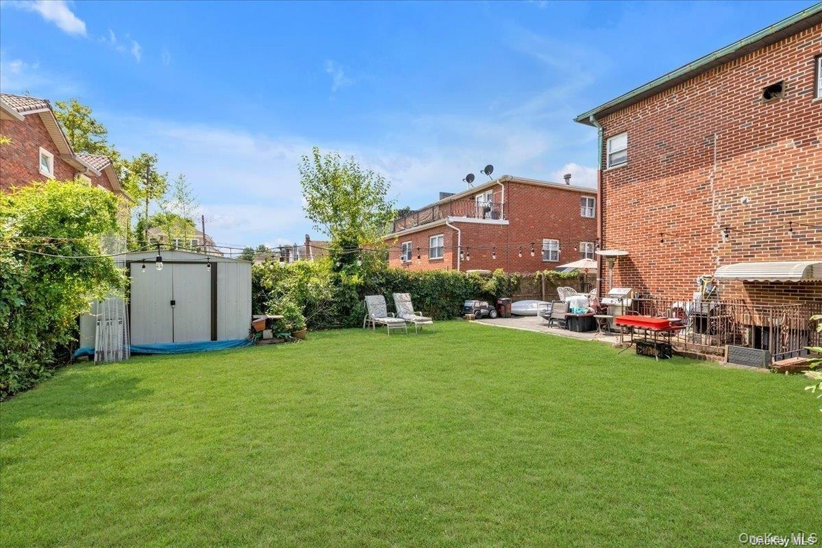 #6 photo, 16-11 149th Street, Whitestone , NY 11357