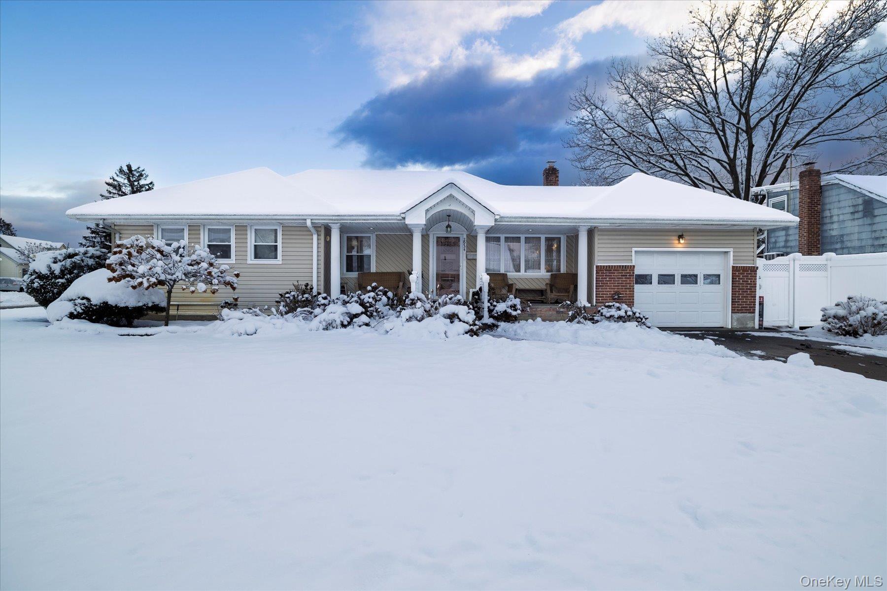 #1 photo, 2934 Kinloch Road, Wantagh , NY 11793
