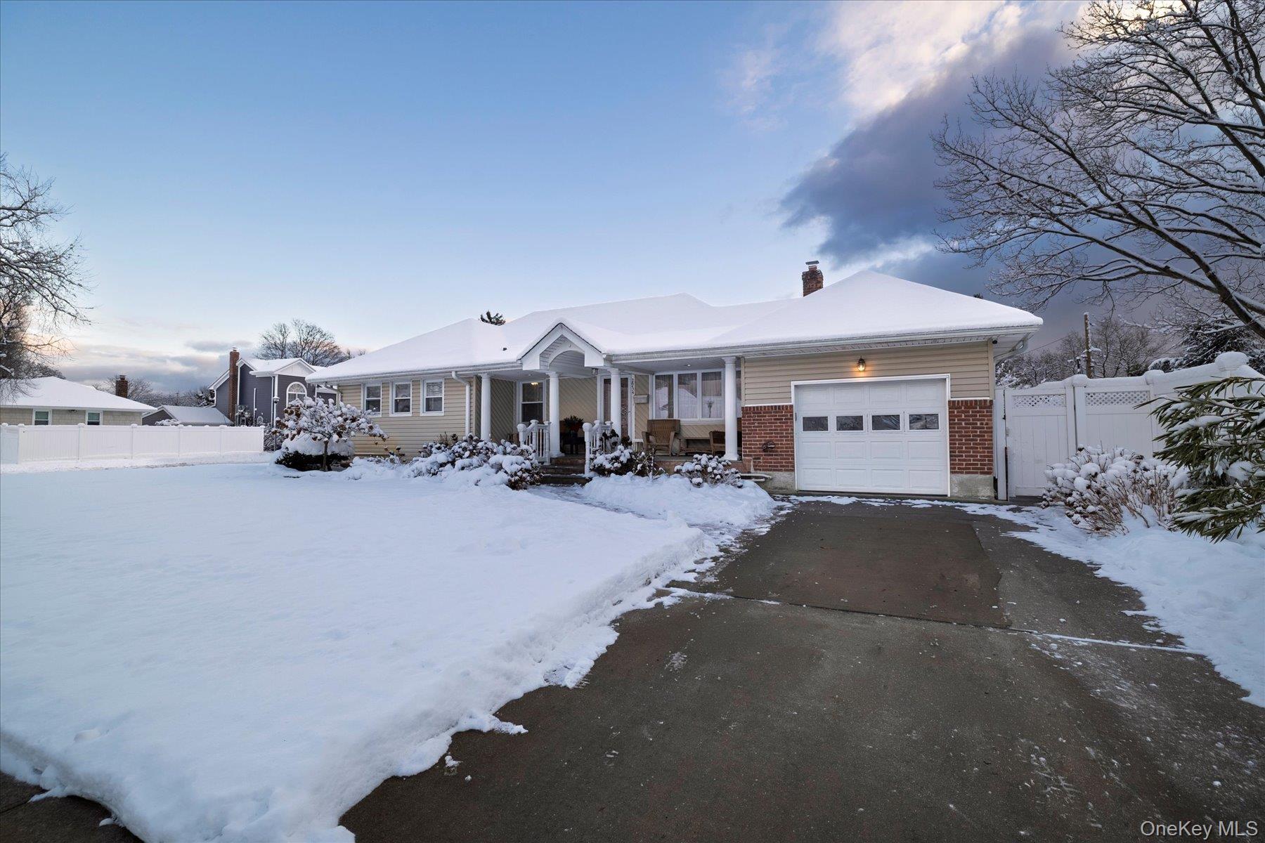 #2 photo, 2934 Kinloch Road, Wantagh , NY 11793