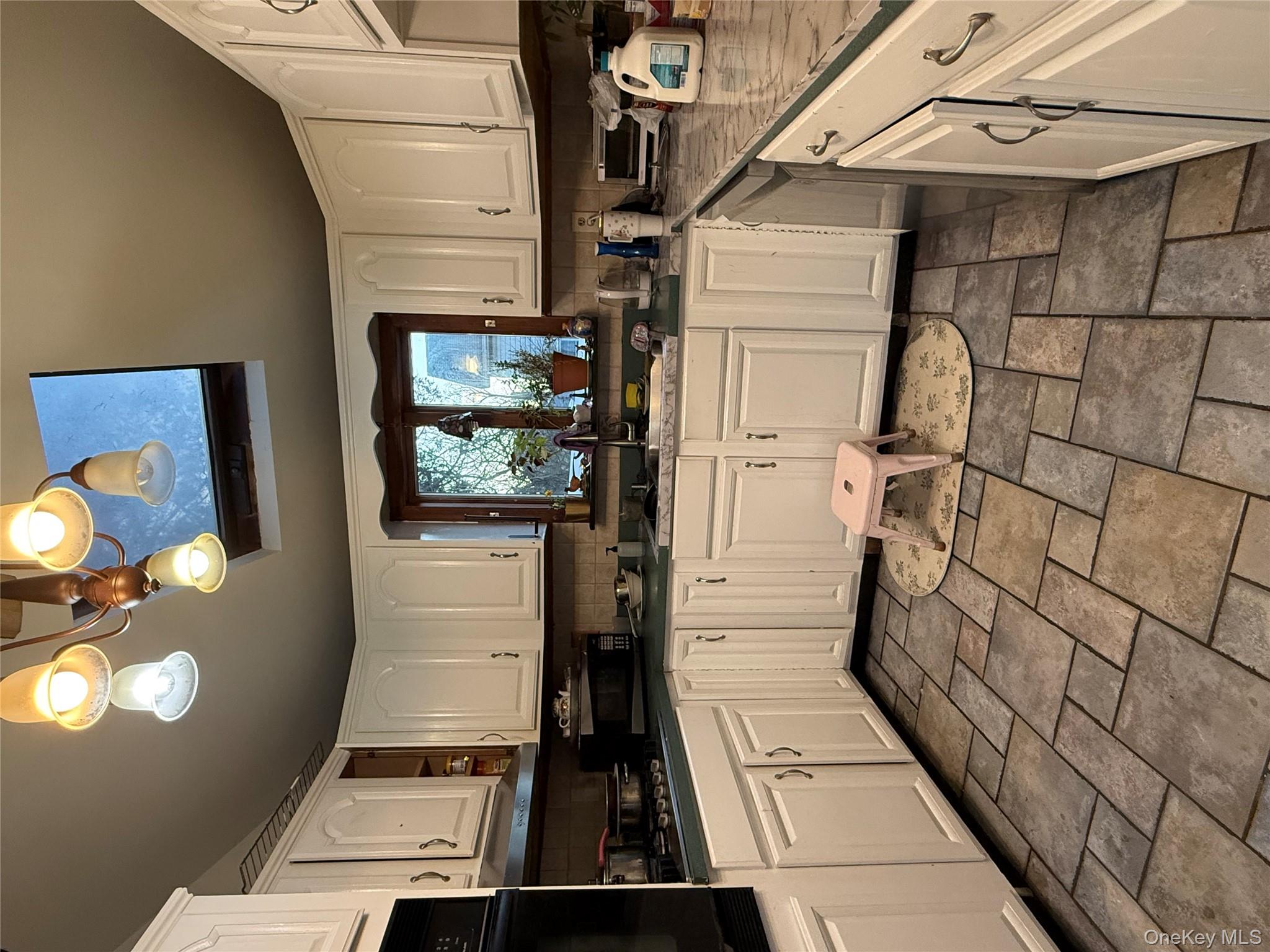 #11 photo, 53 Valentine Street, नासाउ काउंटी Glen Cove , NY 11542