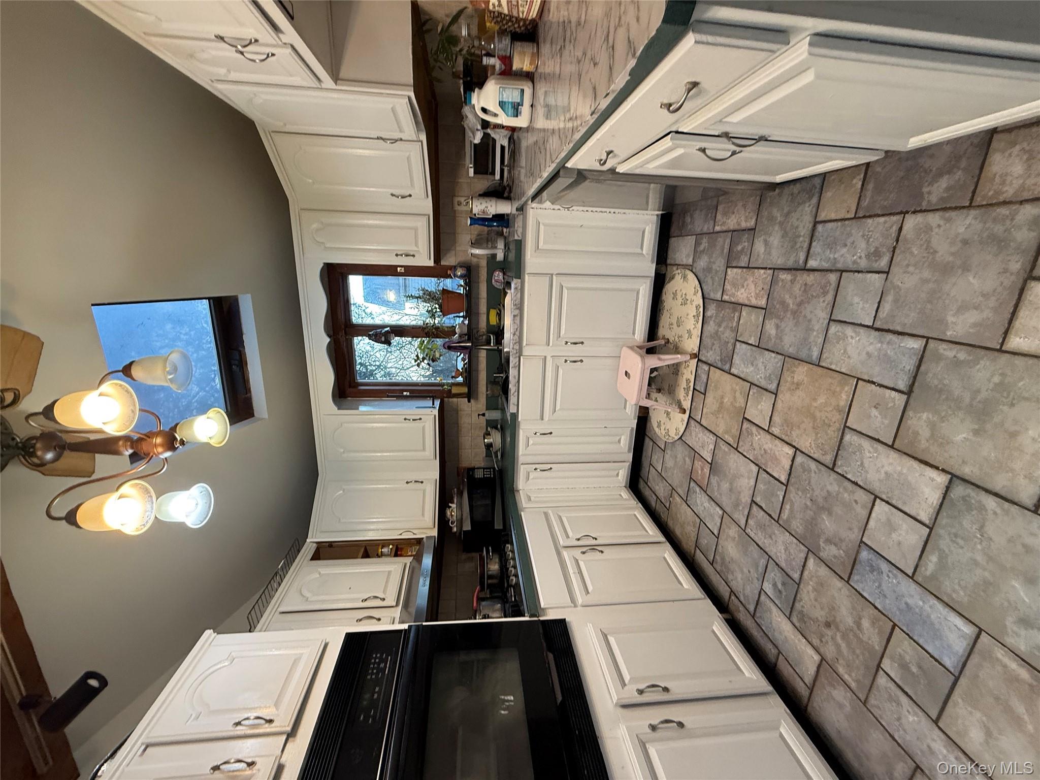 #13 photo, 53 Valentine Street, नासाउ काउंटी Glen Cove , NY 11542