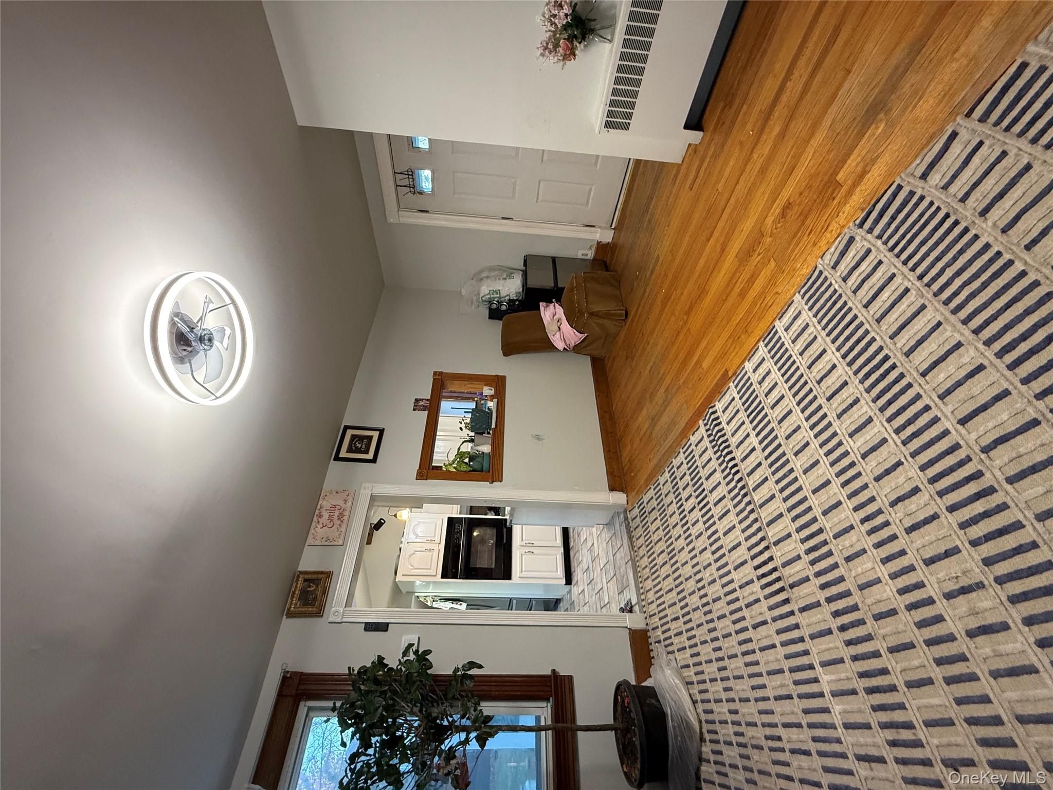 #14 photo, 53 Valentine Street, नासाउ काउंटी Glen Cove , NY 11542