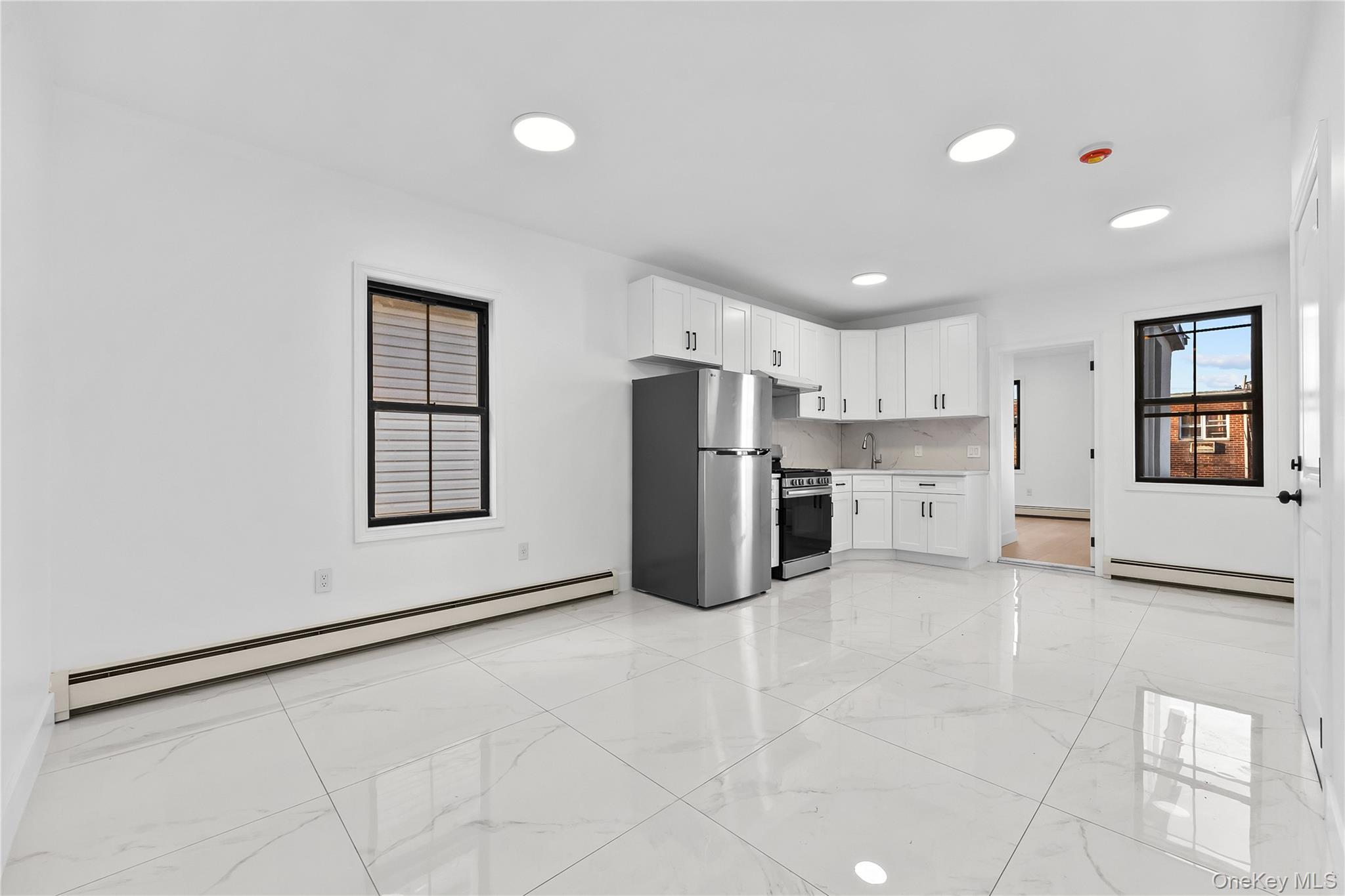 #13 photo, 9443 46th Avenue, कुईंस Elmhurst , NY 11373