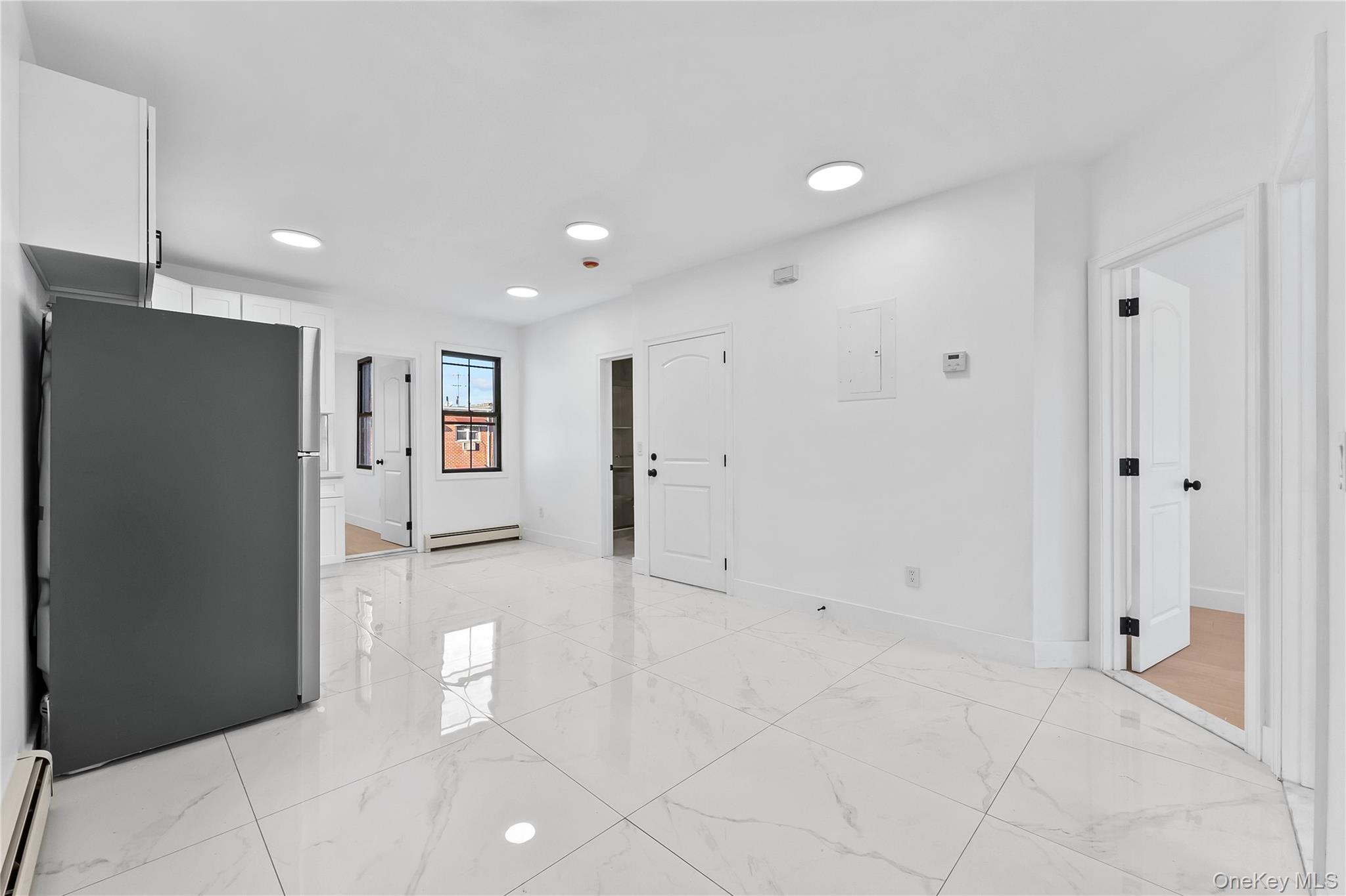 #14 photo, 9443 46th Avenue, कुईंस Elmhurst , NY 11373