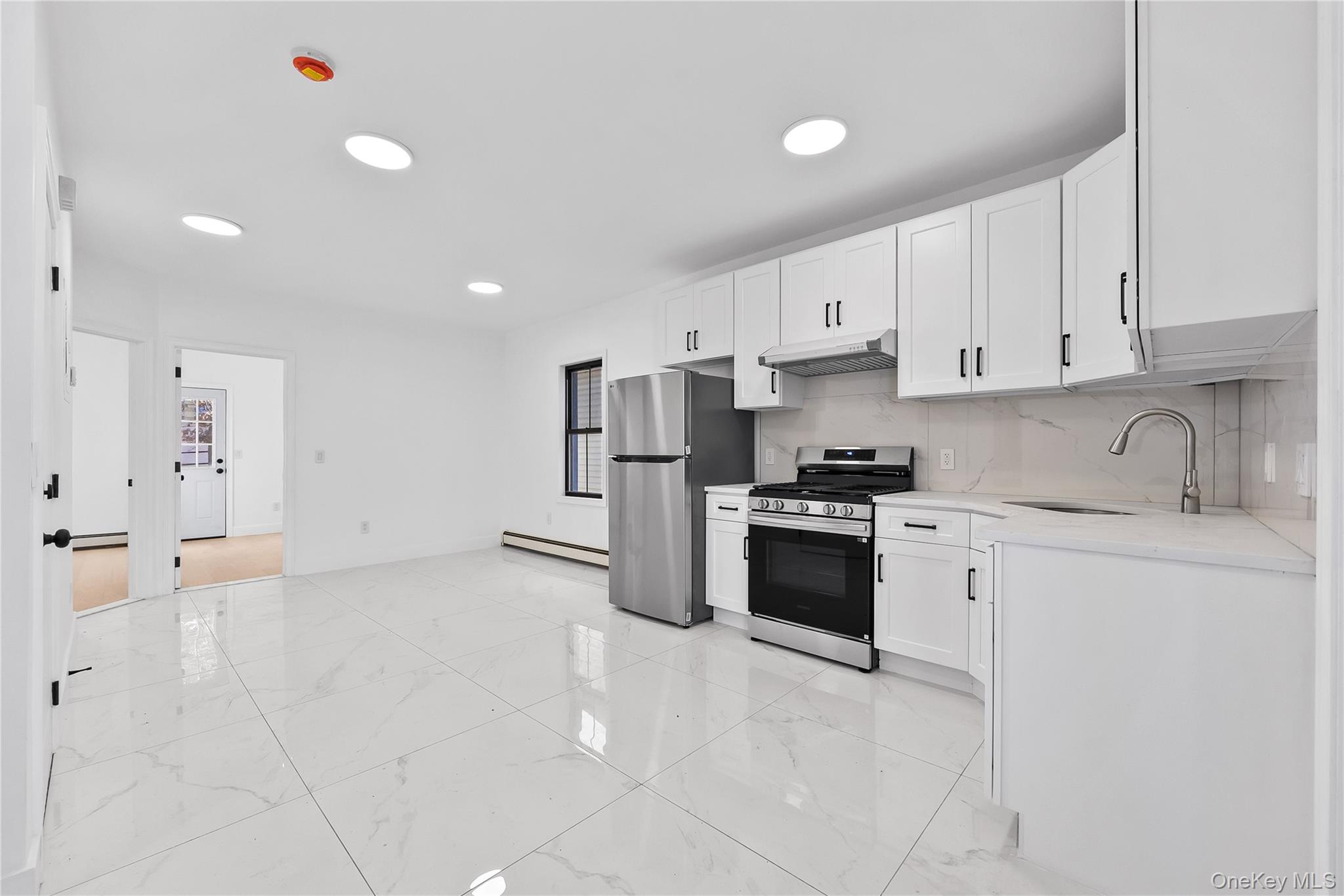 #15 photo, 9443 46th Avenue, कुईंस Elmhurst , NY 11373