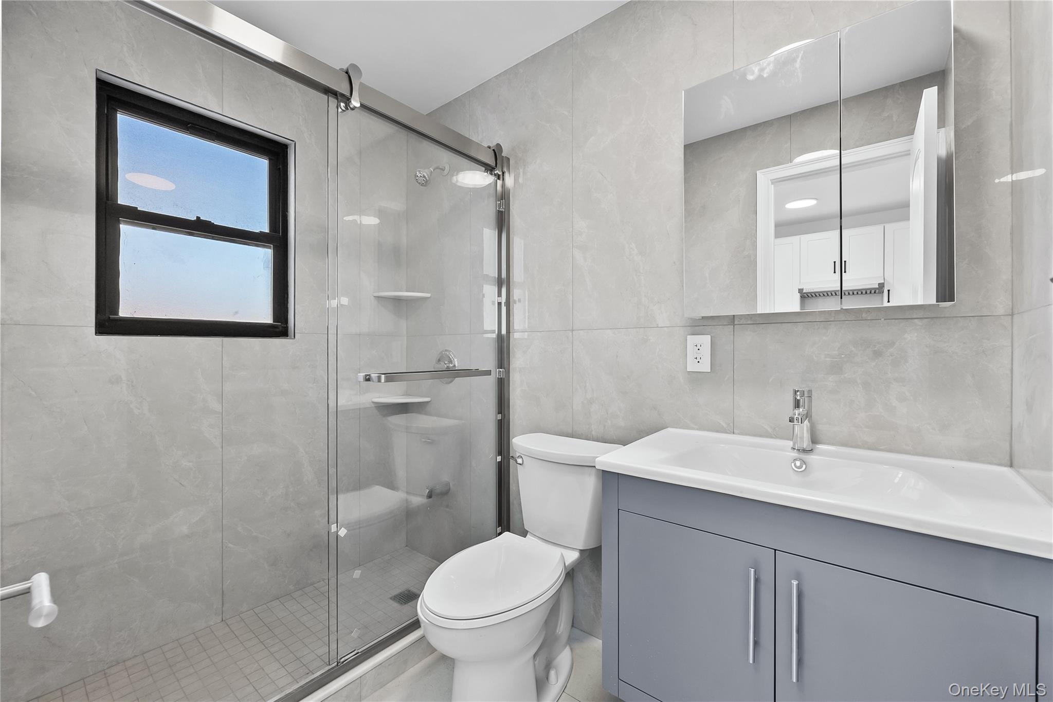 #17 photo, 9443 46th Avenue, कुईंस Elmhurst , NY 11373