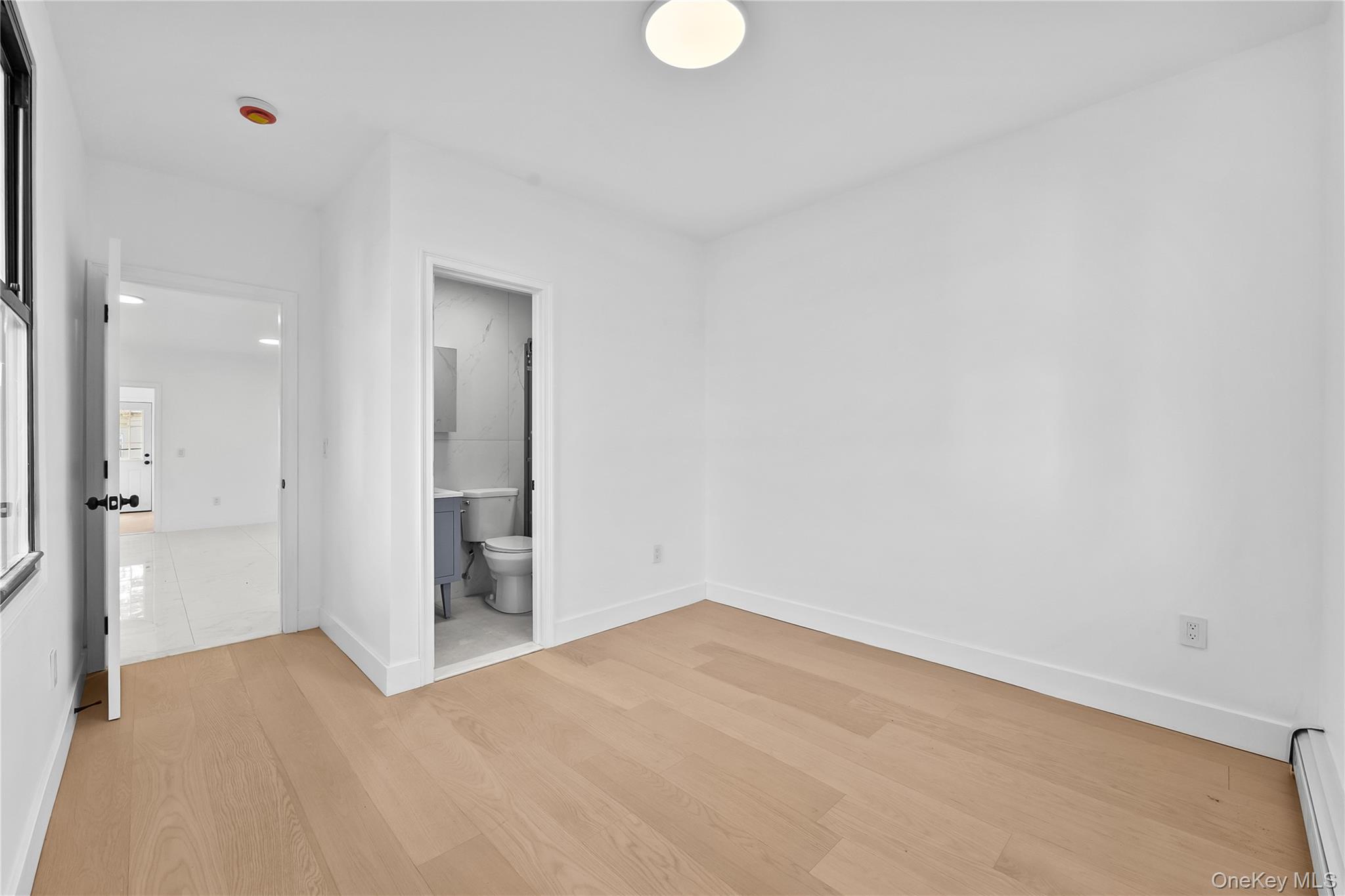 #19 photo, 9443 46th Avenue, कुईंस Elmhurst , NY 11373