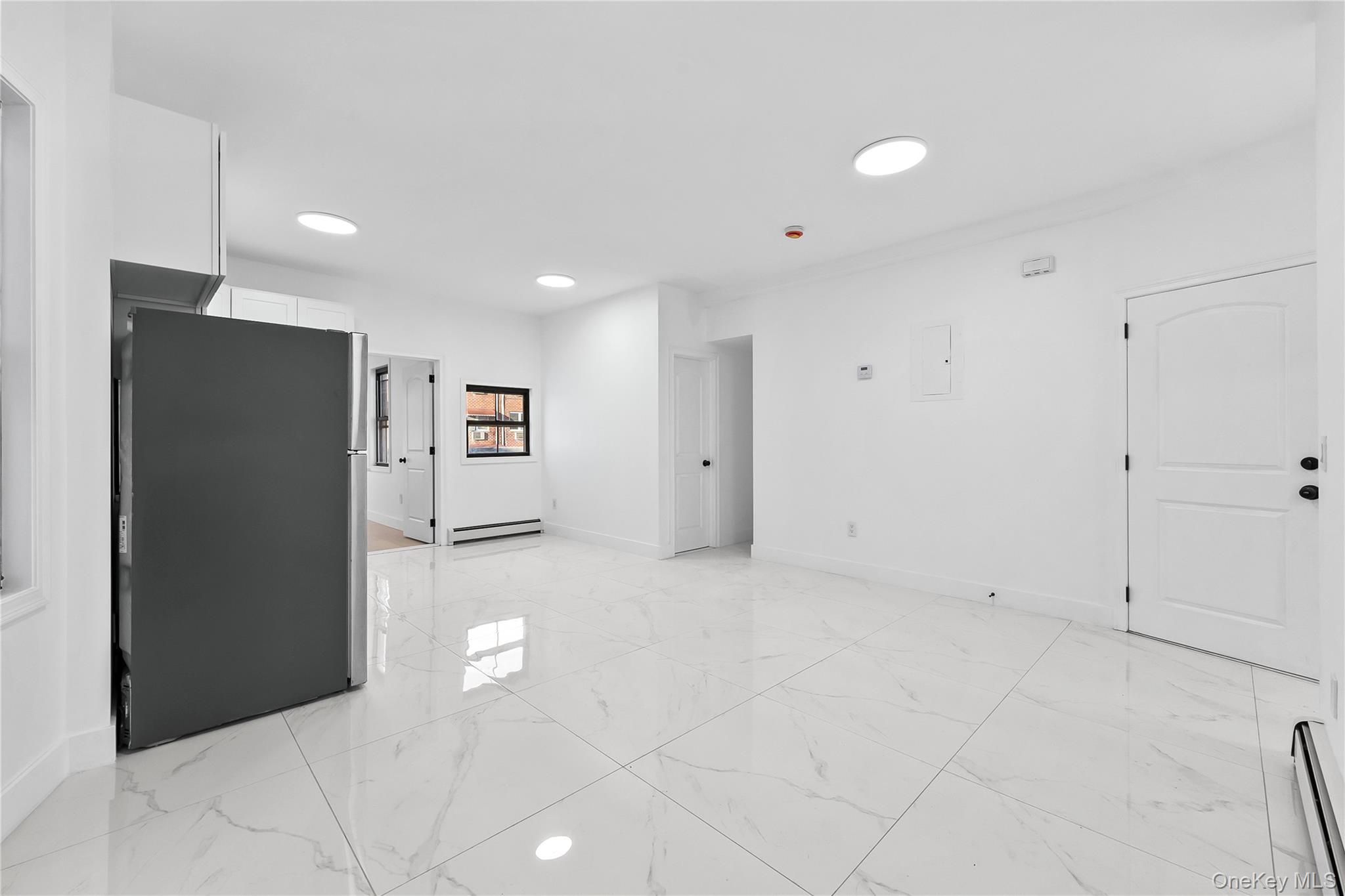 #4 photo, 9443 46th Avenue, कुईंस Elmhurst , NY 11373