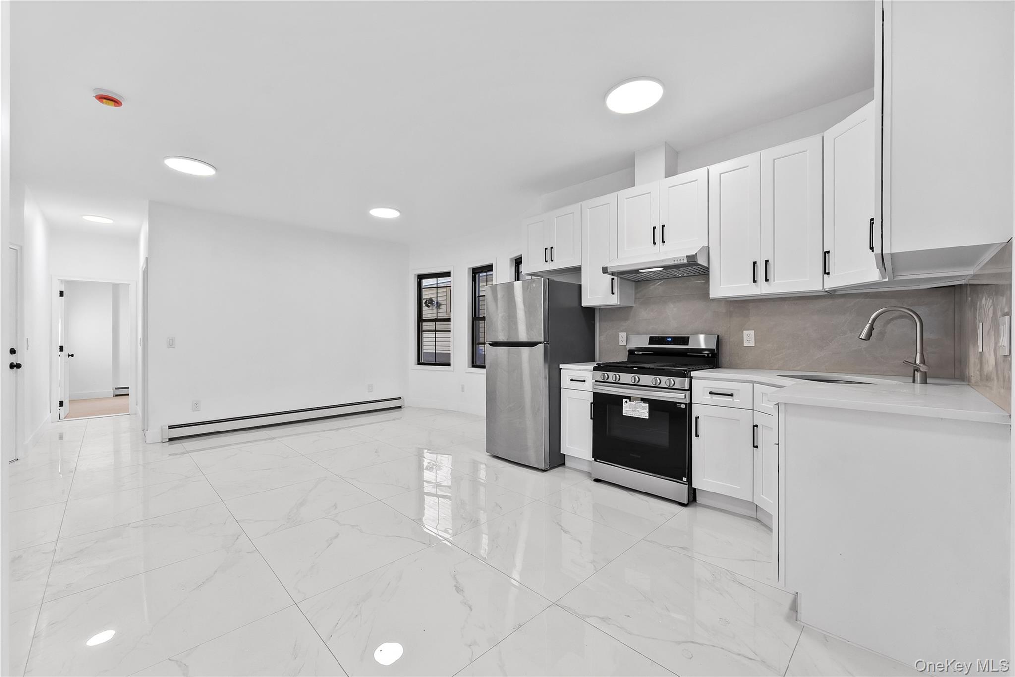 #5 photo, 9443 46th Avenue, कुईंस Elmhurst , NY 11373