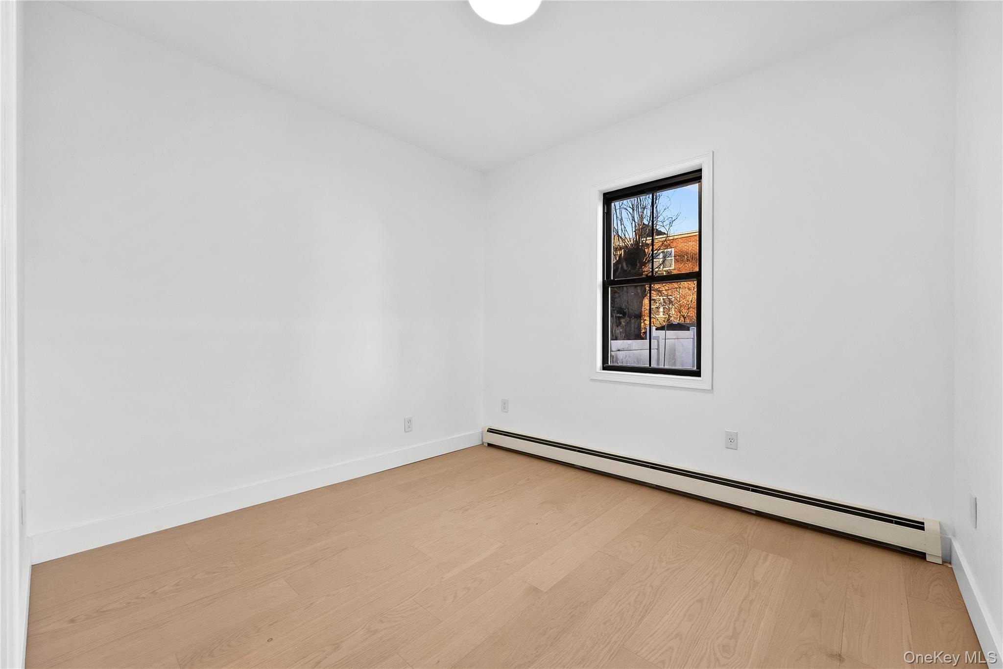 #7 photo, 9443 46th Avenue, कुईंस Elmhurst , NY 11373