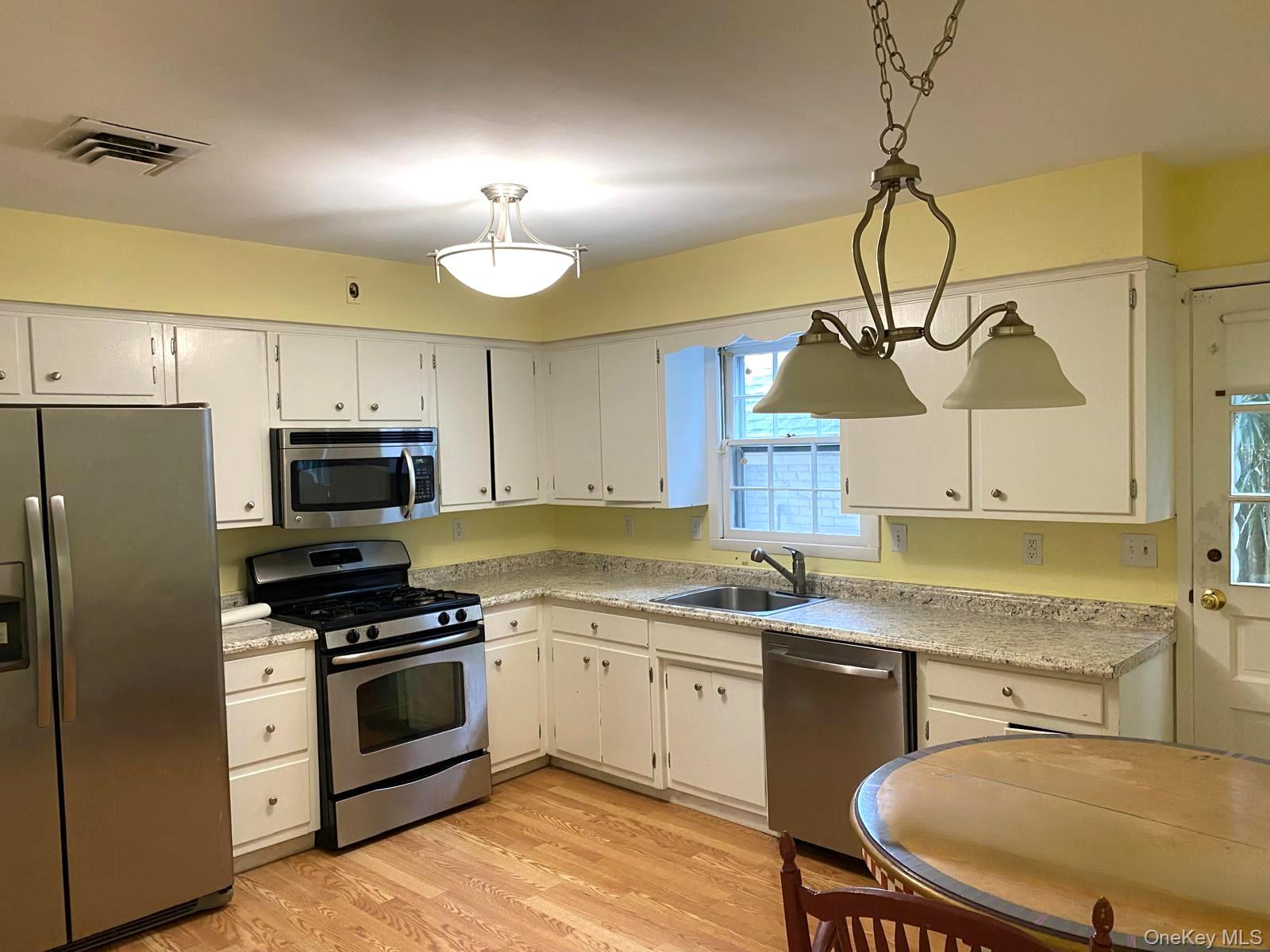 #4 photo, 100 Kings Avenue, Atlantic Beach , NY 11509