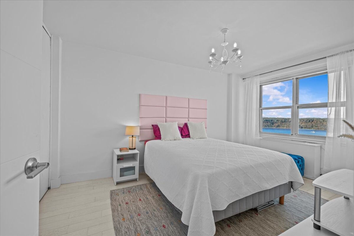 #12 photo, 555 KAPPOCK Street, Spuyten Duyvil , NY 10463