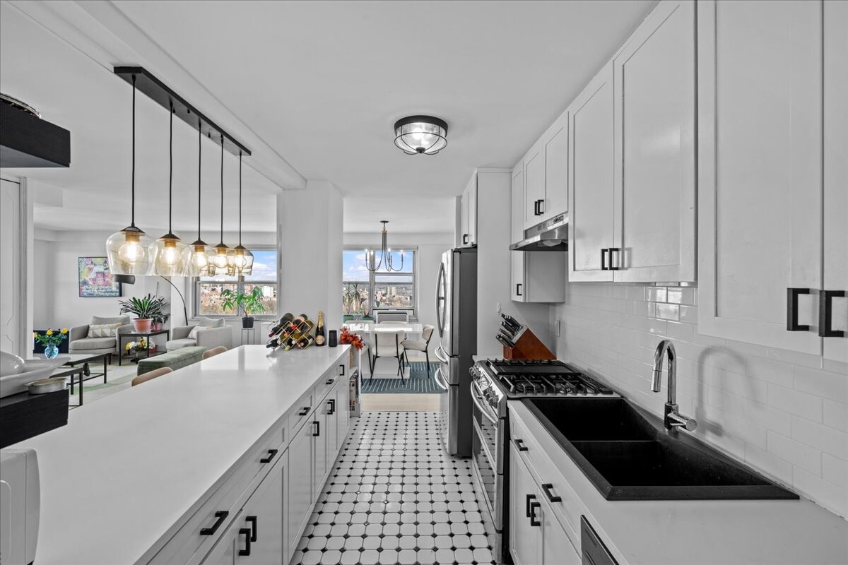 #5 photo, 555 KAPPOCK Street, Spuyten Duyvil , NY 10463