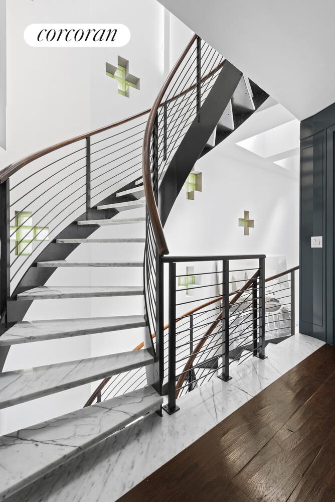 #1 photo, New York City, Hell's Kitchen , NY 10019